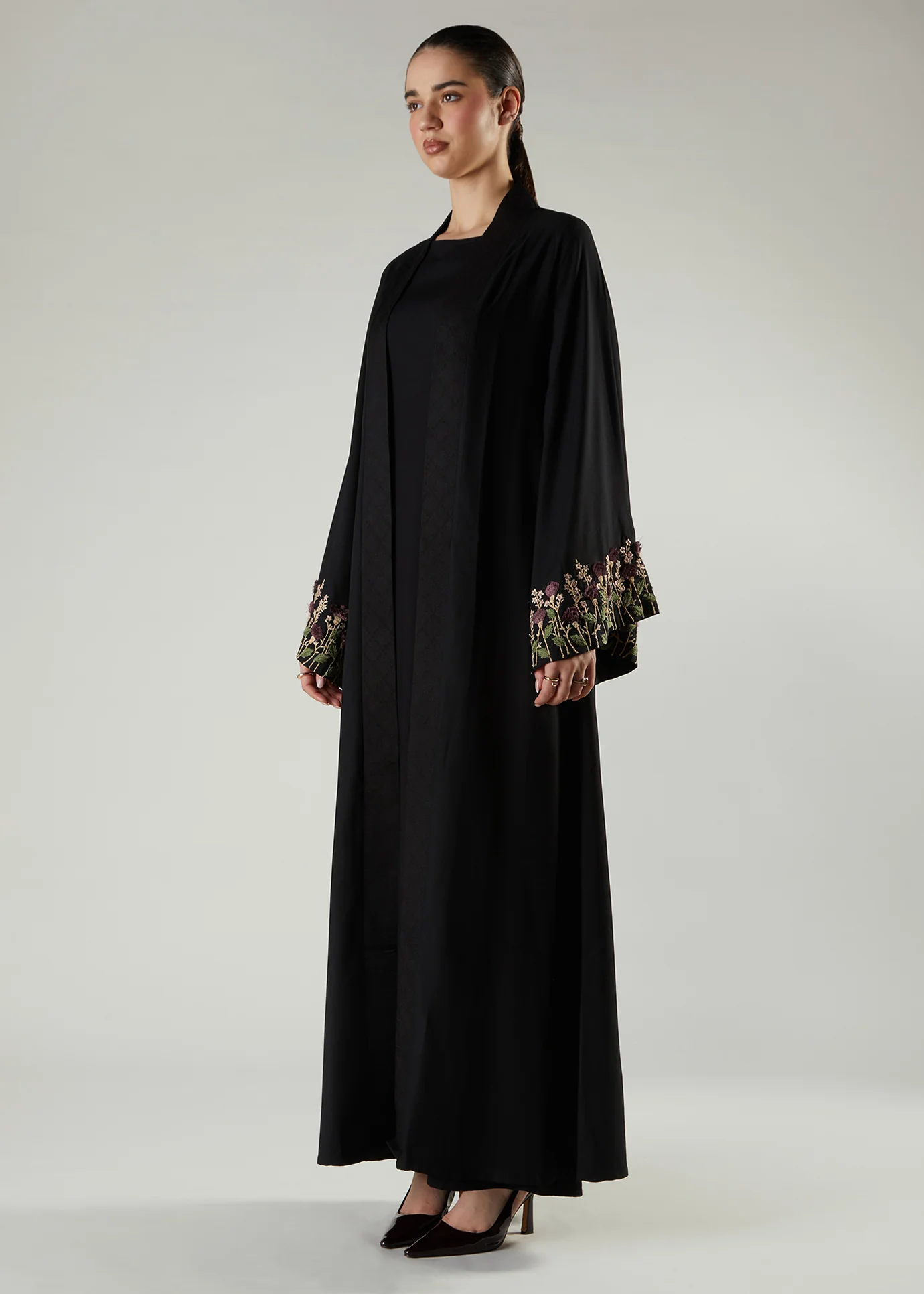 Black Thistle Open Abaya - Image 4