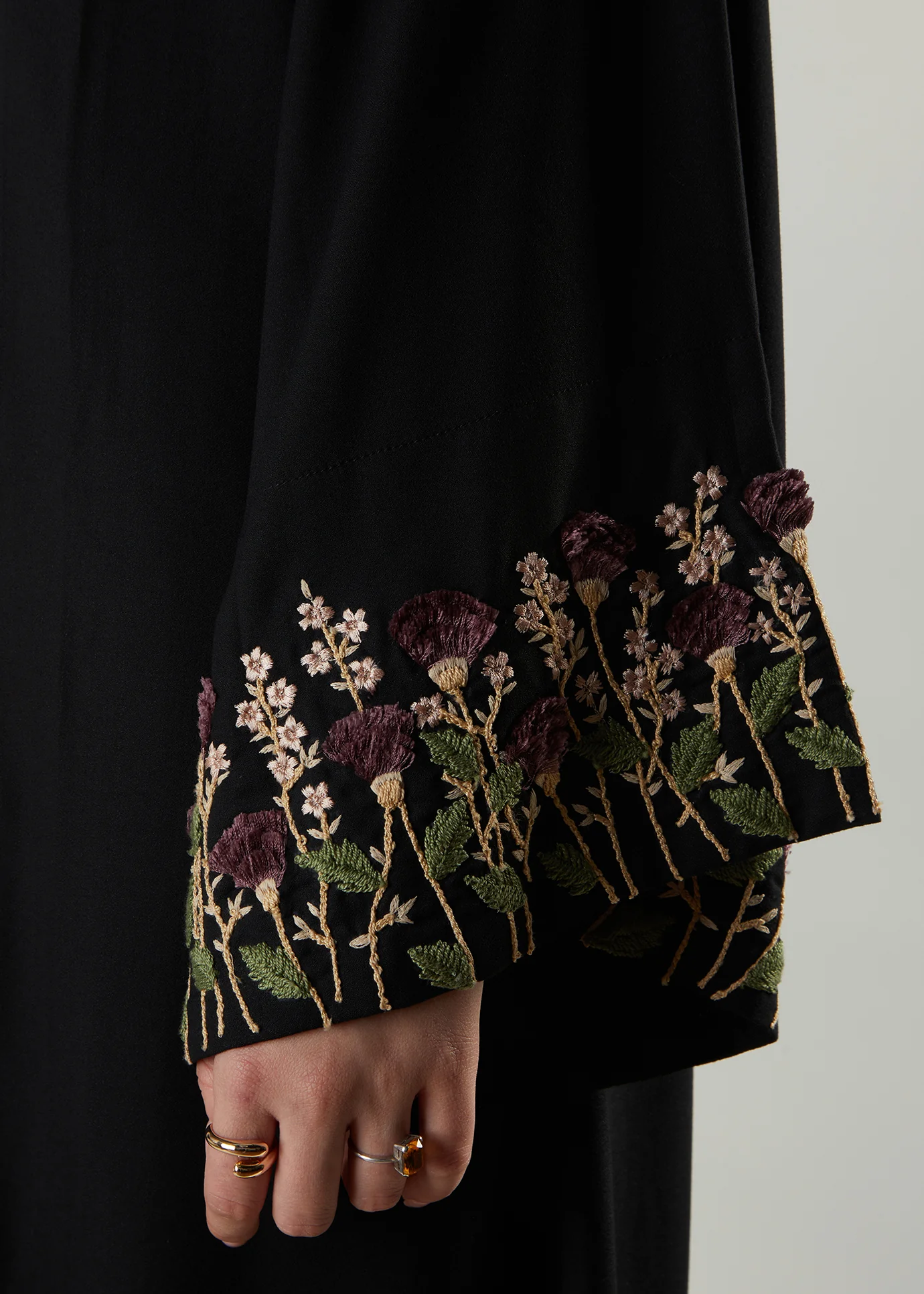 Black Thistle Open Abaya - Image 7