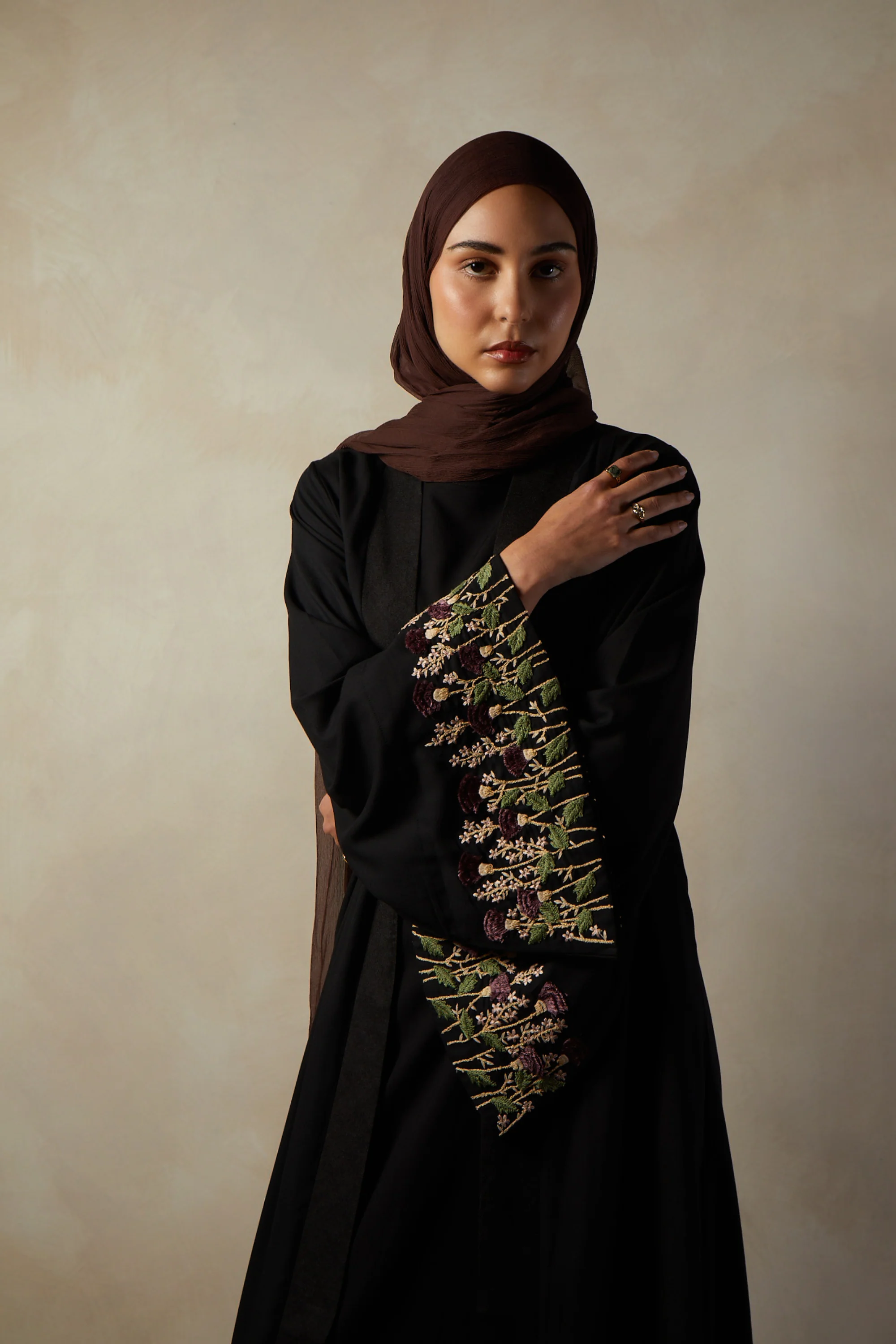 Black Thistle Open Abaya - Image 8