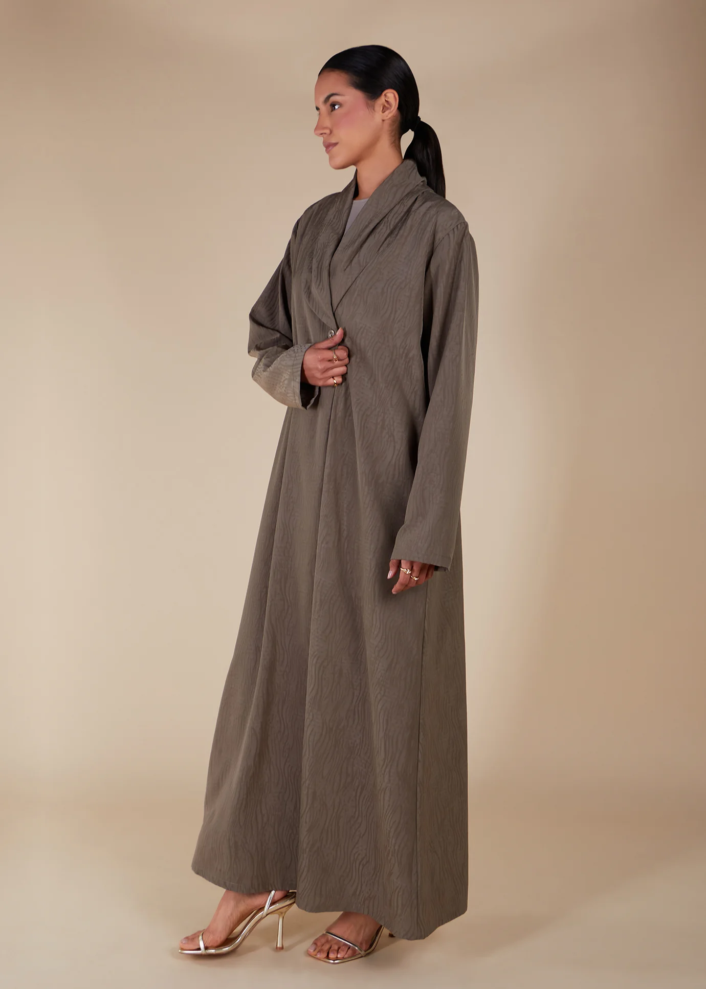 Blazer Neck Abaya Quartz - Final Sale - Image 2