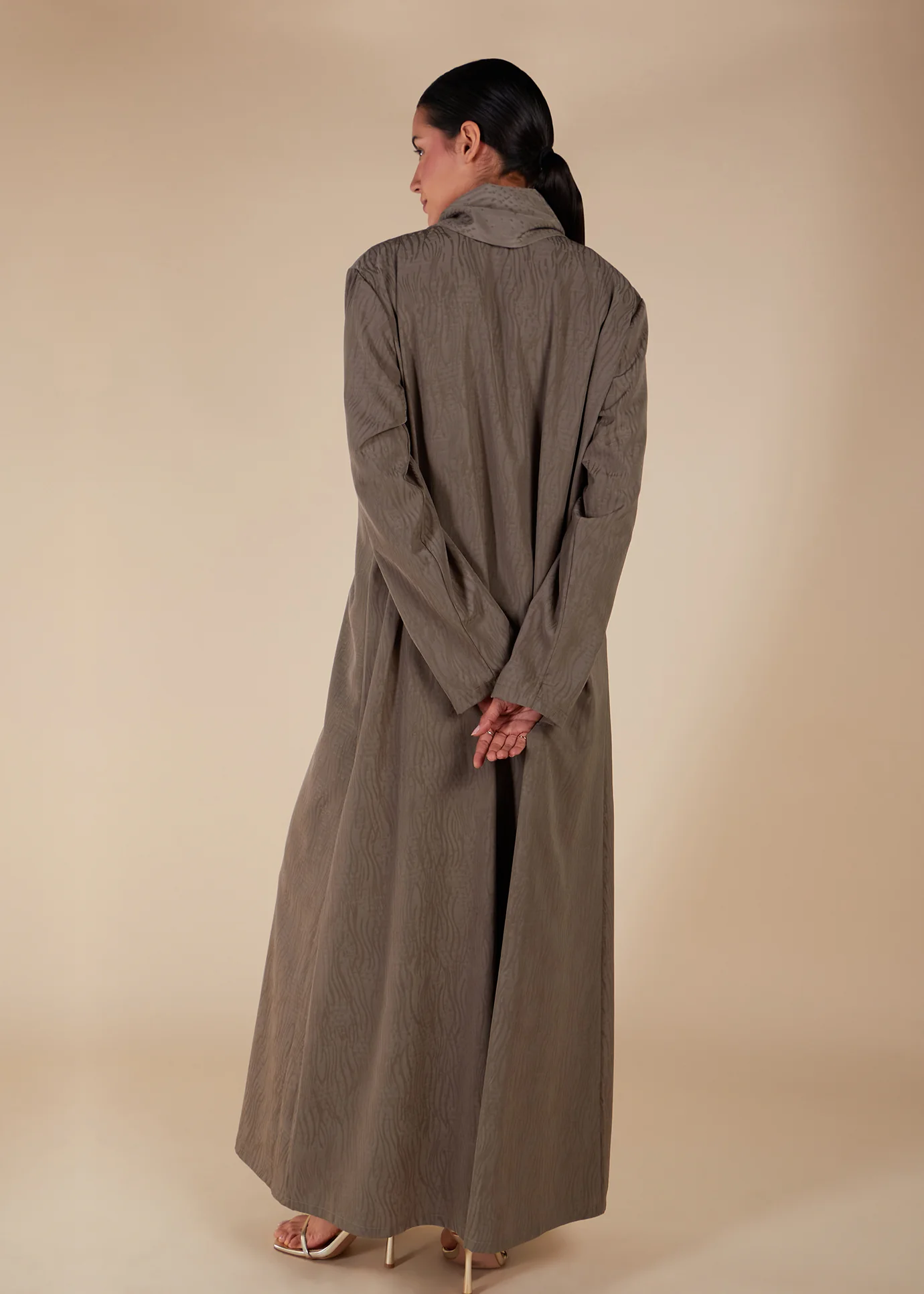 Blazer Neck Abaya Quartz - Final Sale - Image 3