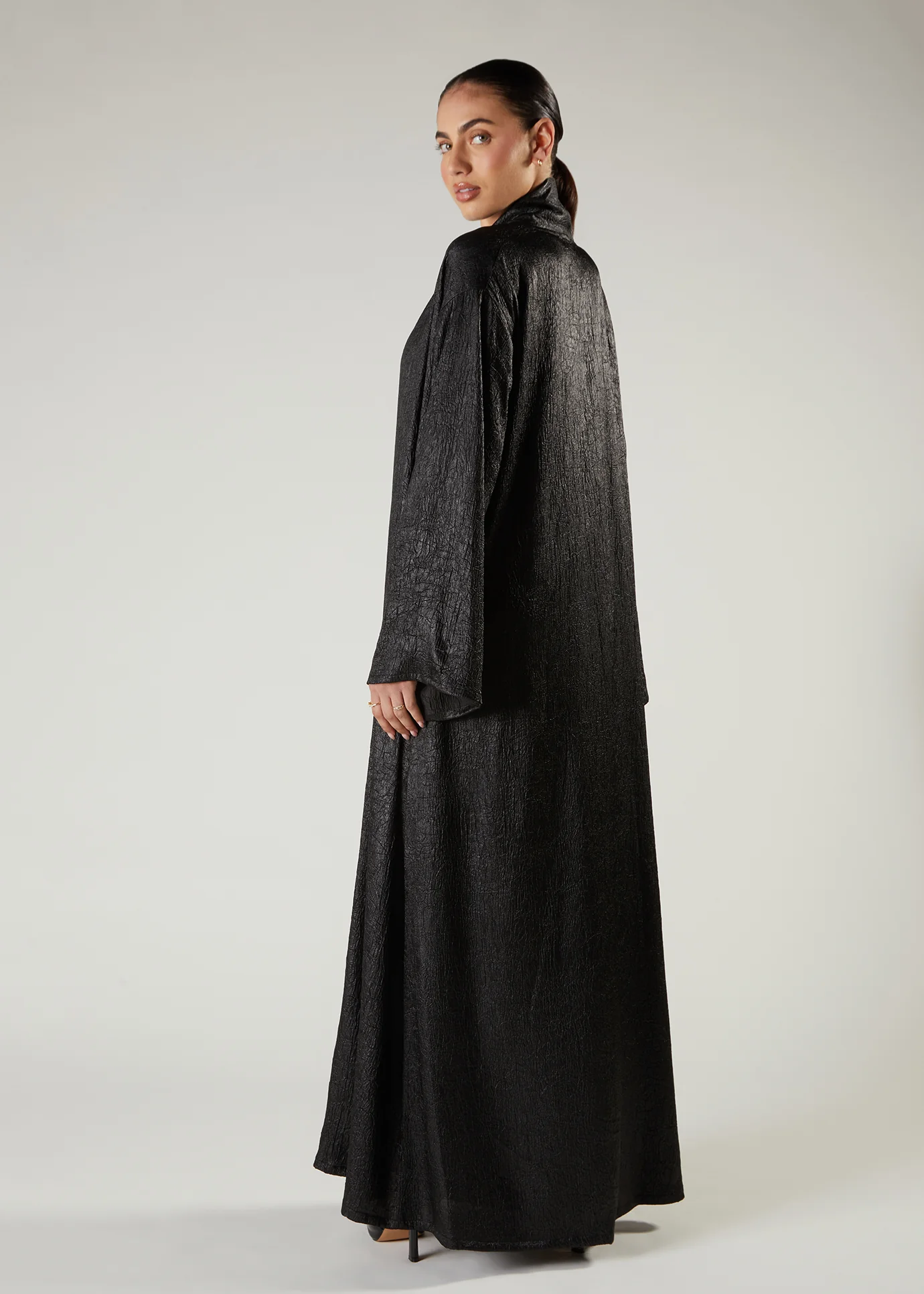 Crushed Satin Open Abaya - Image 3