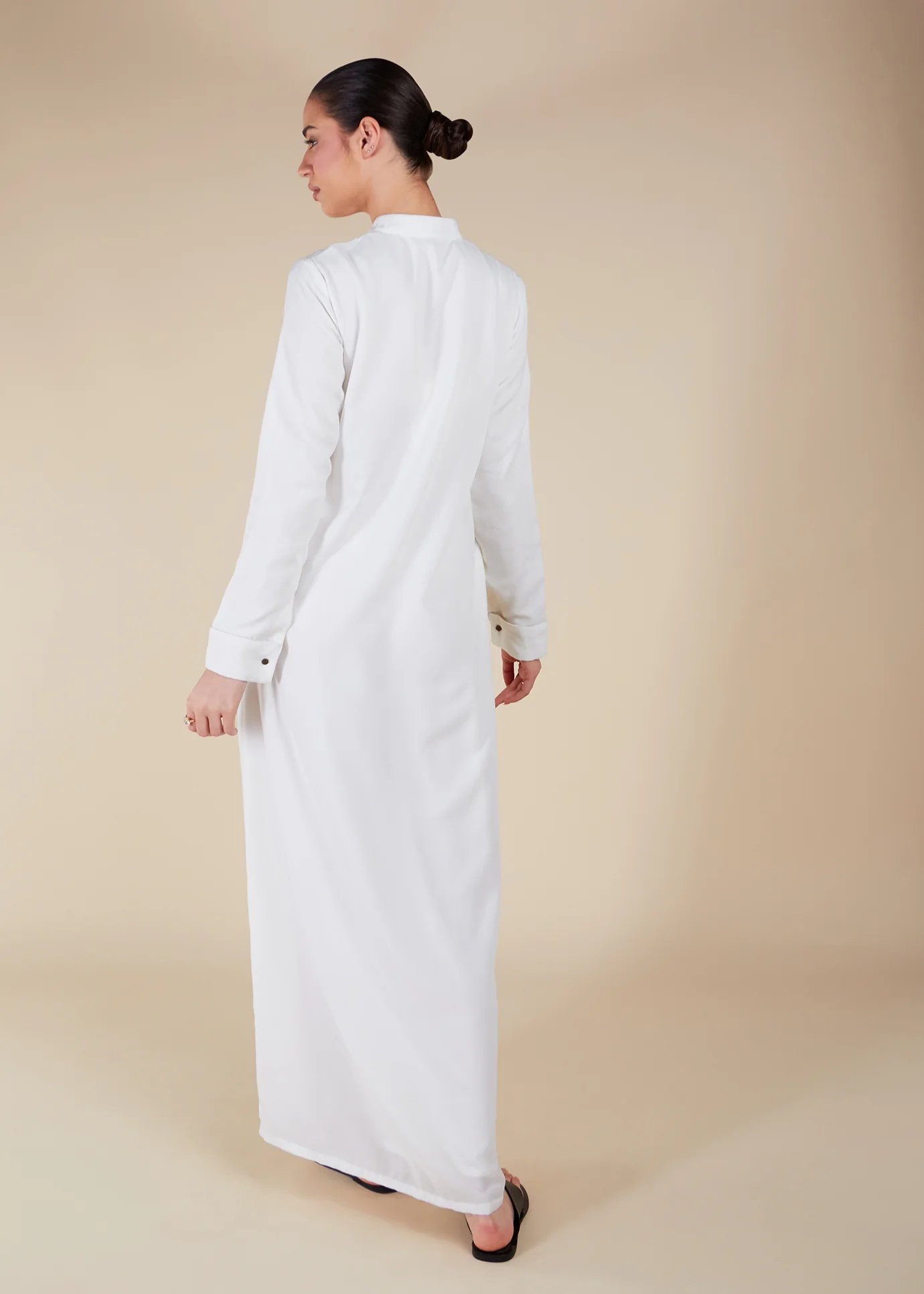 Elementary Abaya White - Final Sale - Image 4