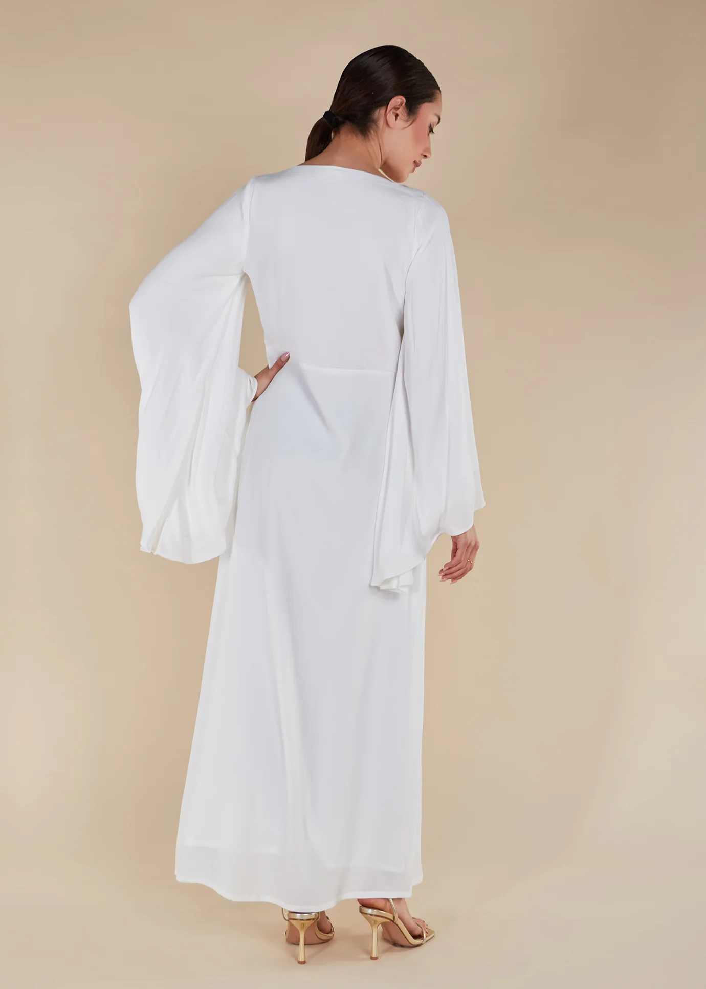 Floaty Sleeve Abaya White - Image 6