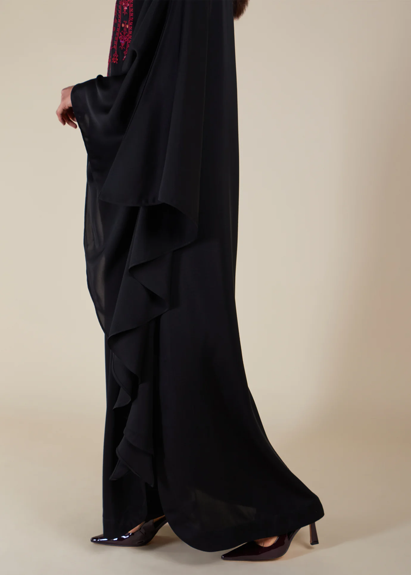 Floaty Tatreez Kaftan Black - Final Sale - Image 4