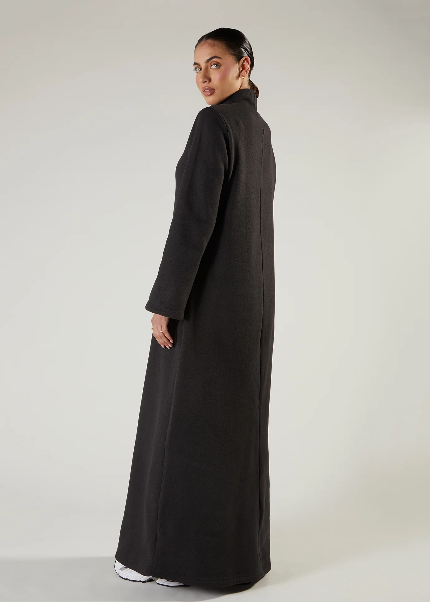 Front Seam Abaya Grey - Image 3