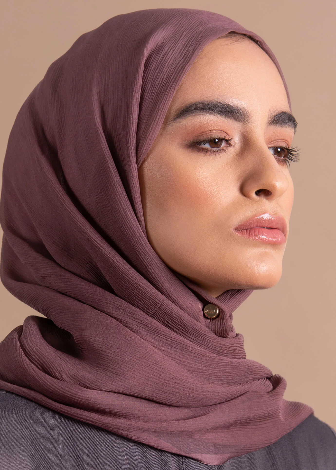 Gold Hijab Magnet - Image 3