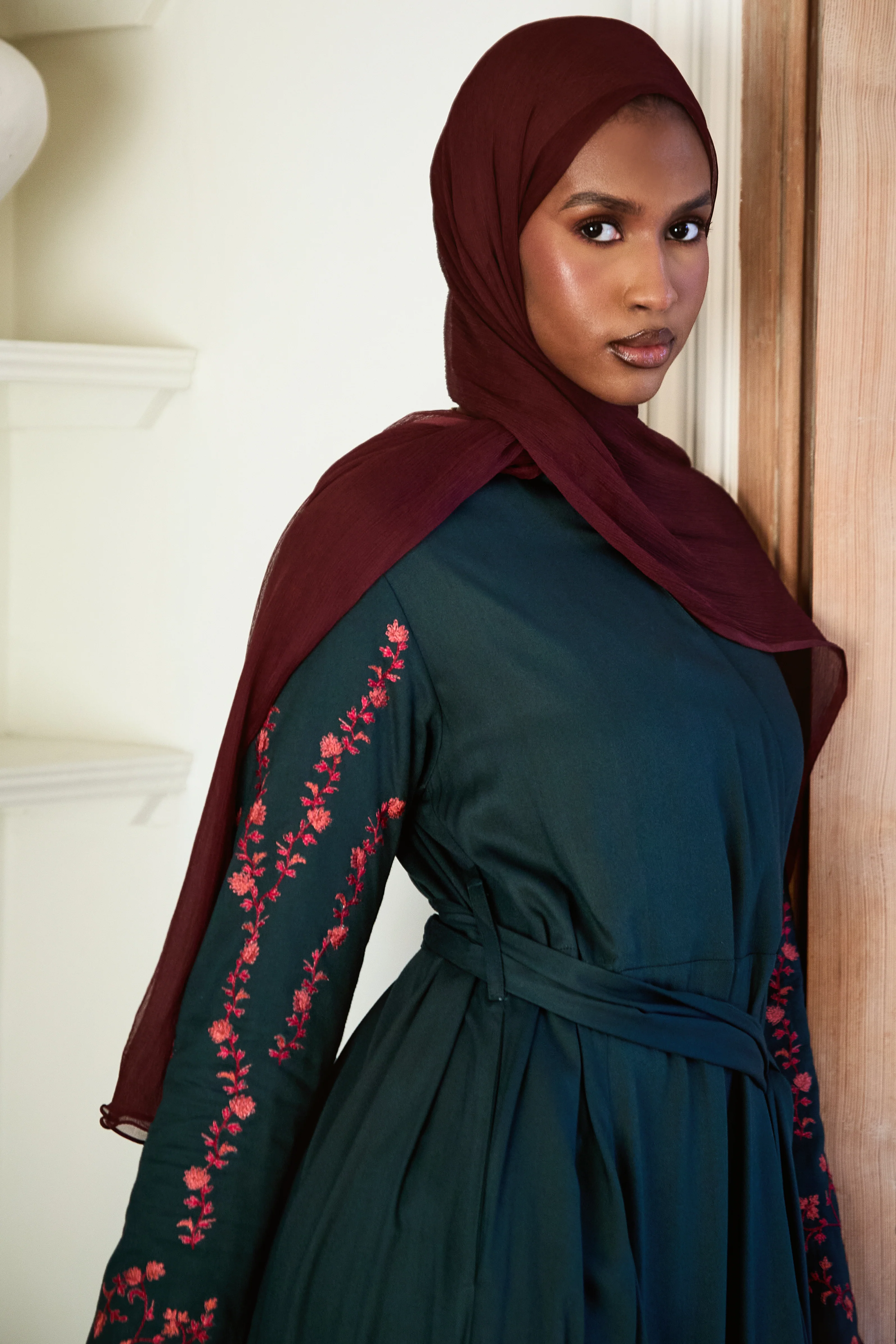 Green Garnet Abaya - Image 2