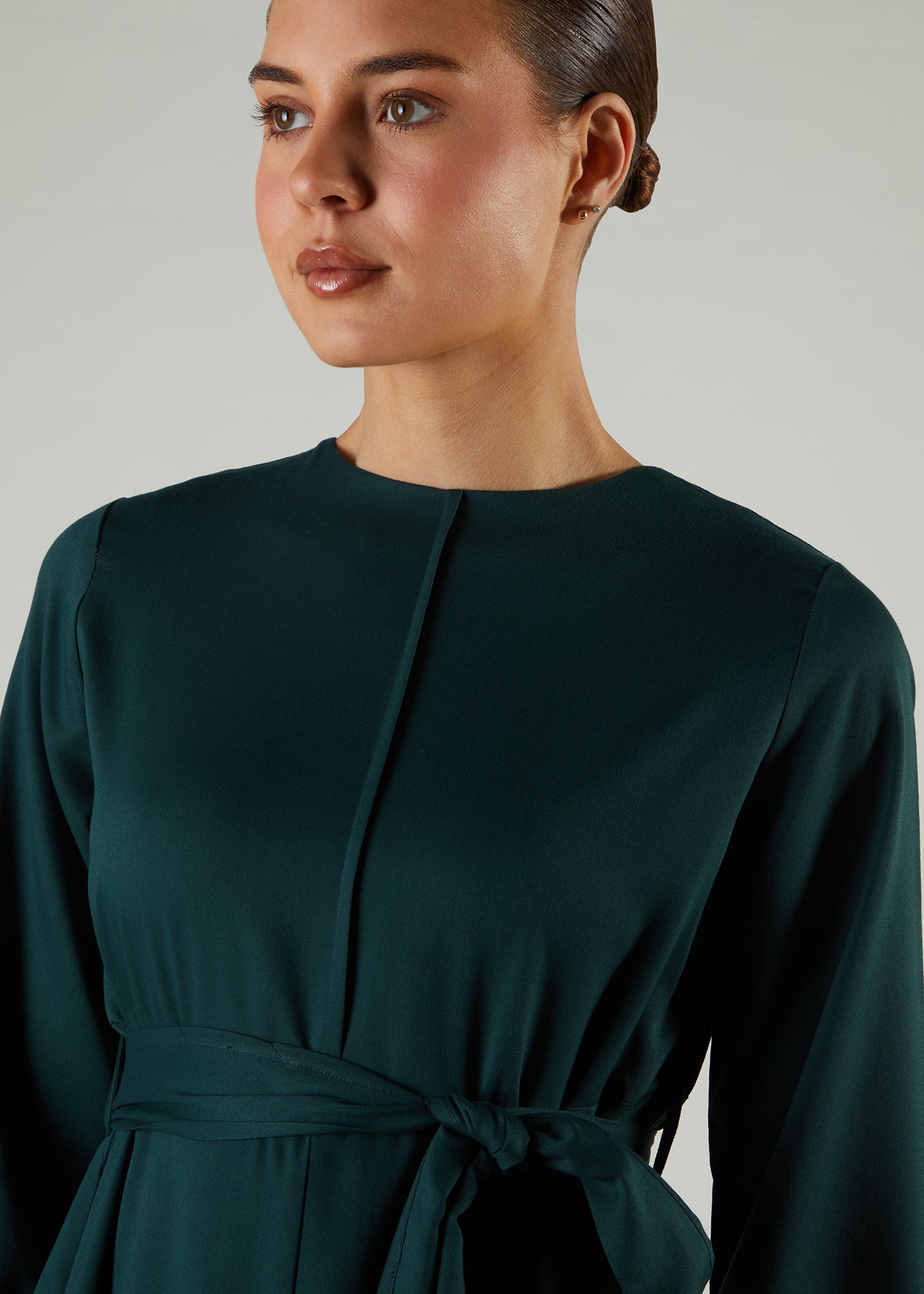 Green Seam Abaya - Image 2