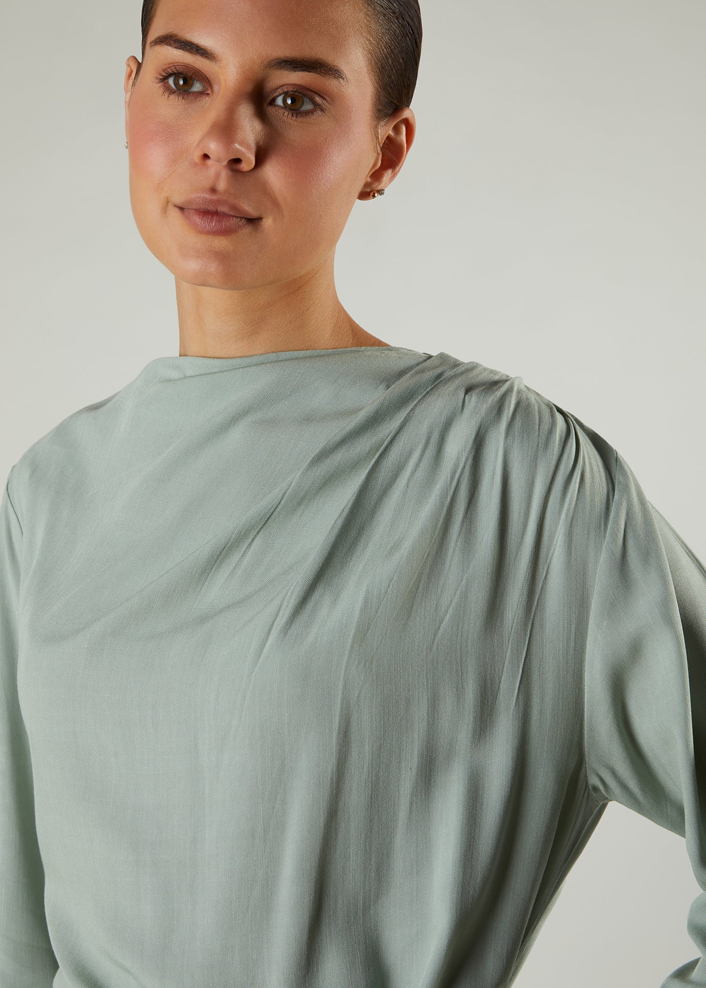 Green Tea Cowl Abaya - Image 4