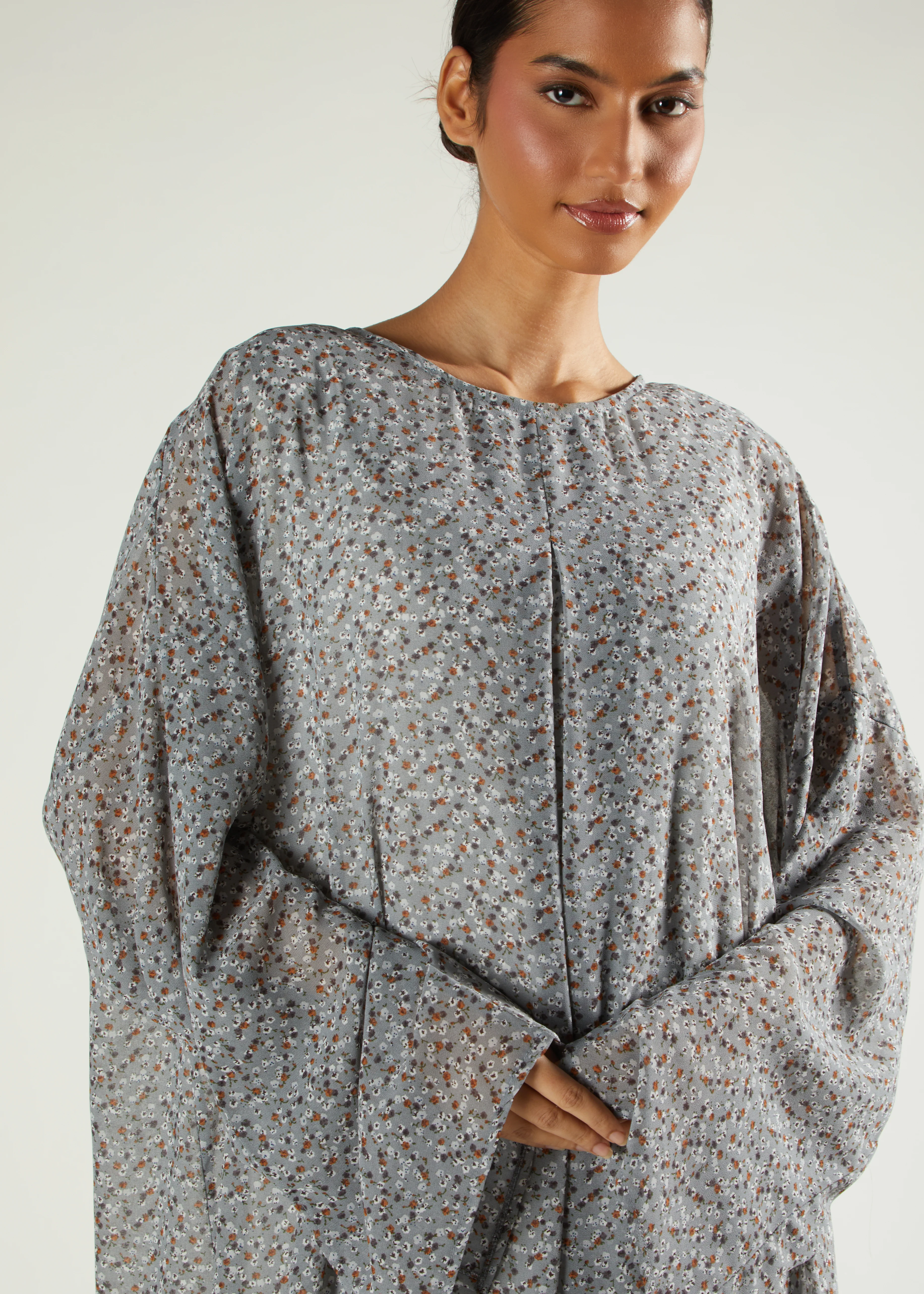 Grey Floral Prayer Abaya & Hijab - Image 5