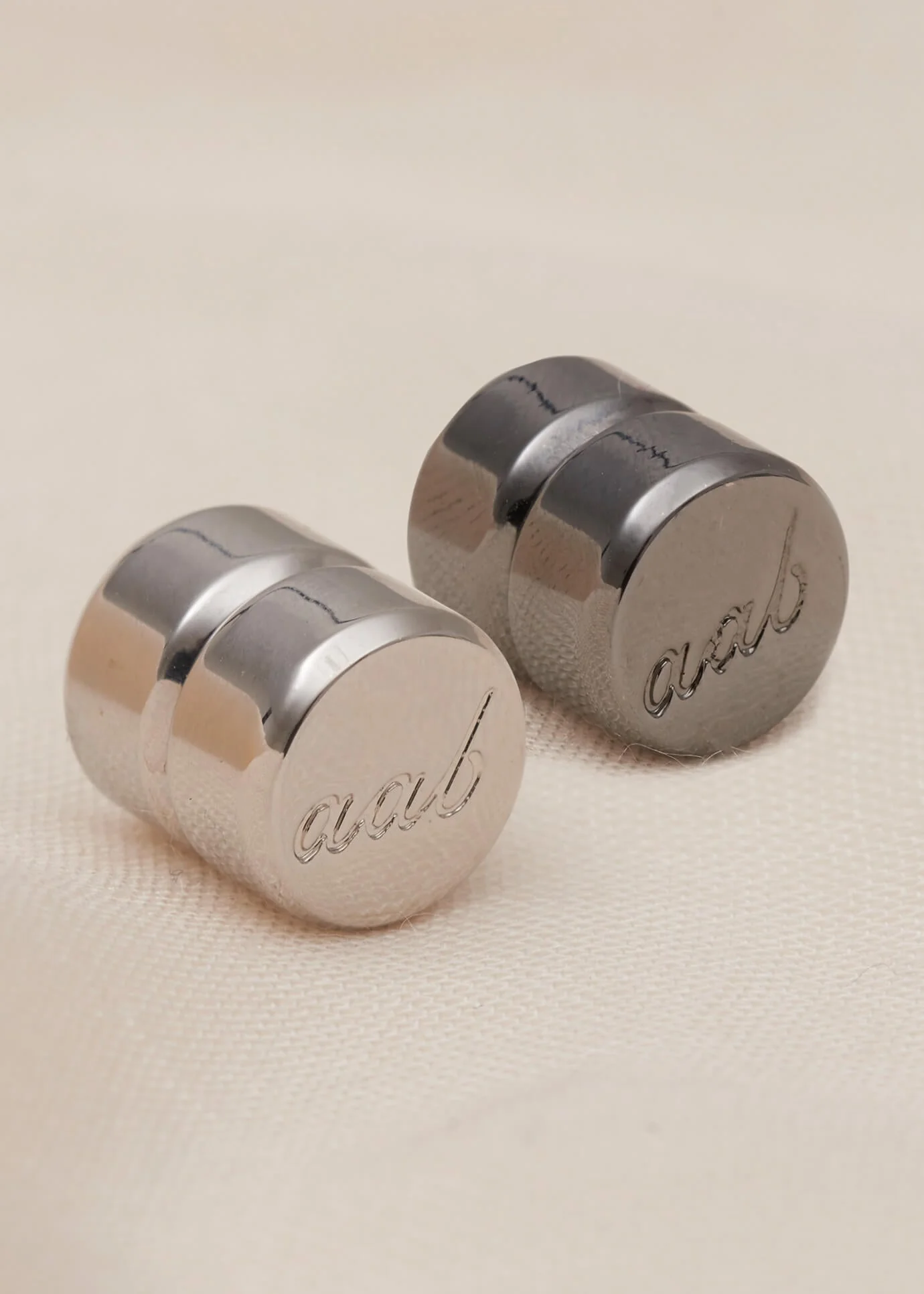 Gun Metal Hijab Magnet - Image 4