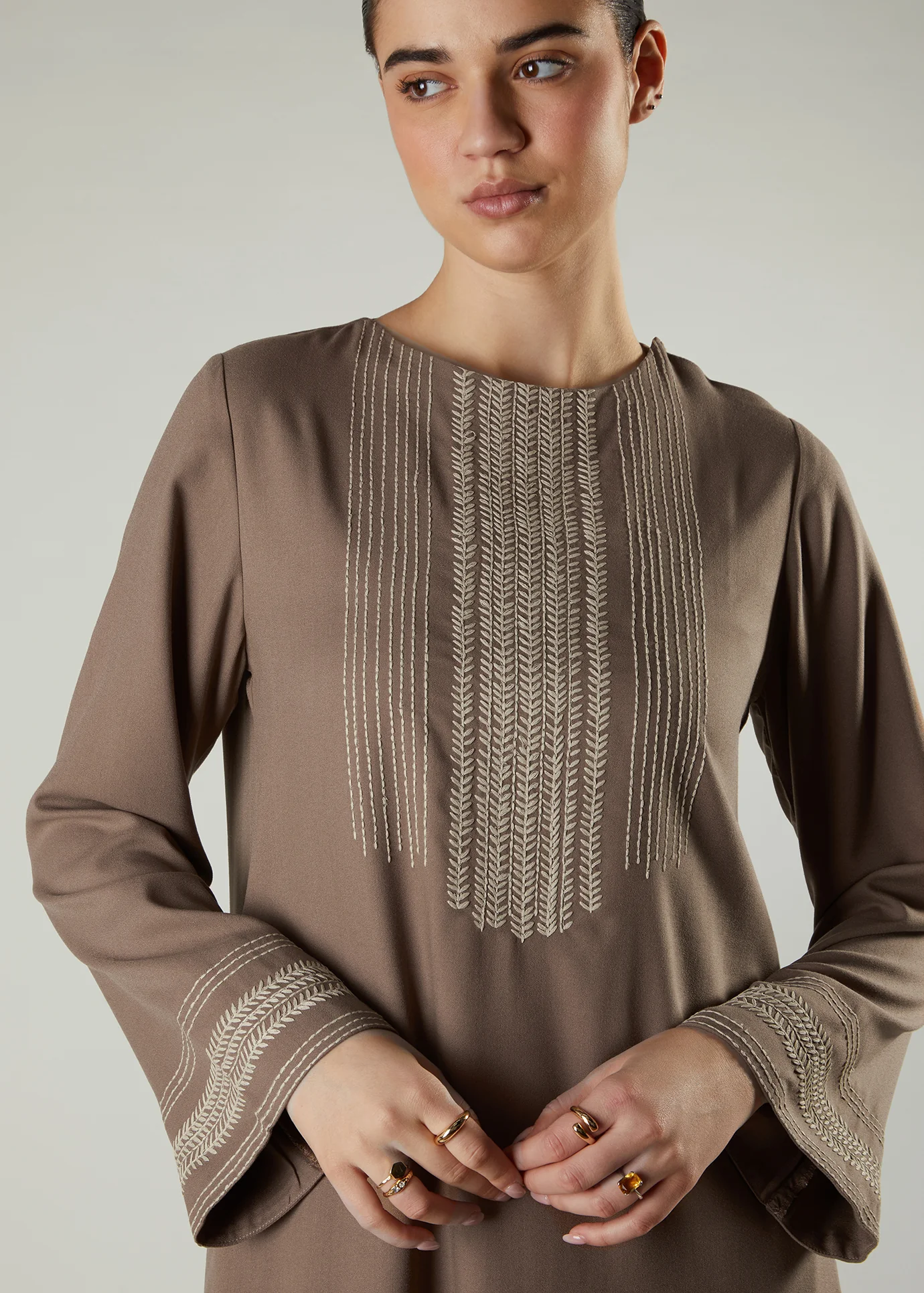 Herringbone Stitch Abaya - Image 8