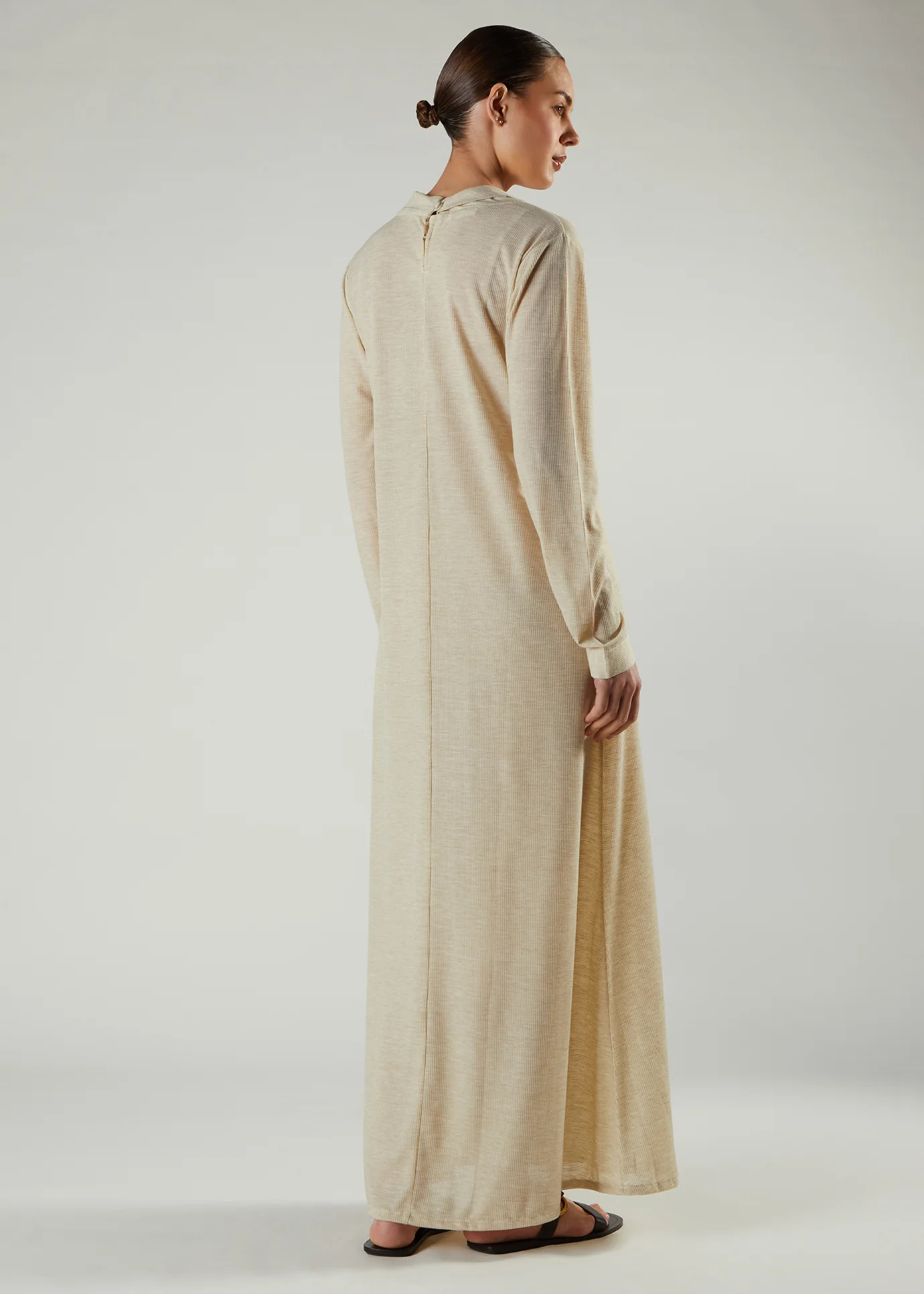 High Neck Knit Abaya - Image 4
