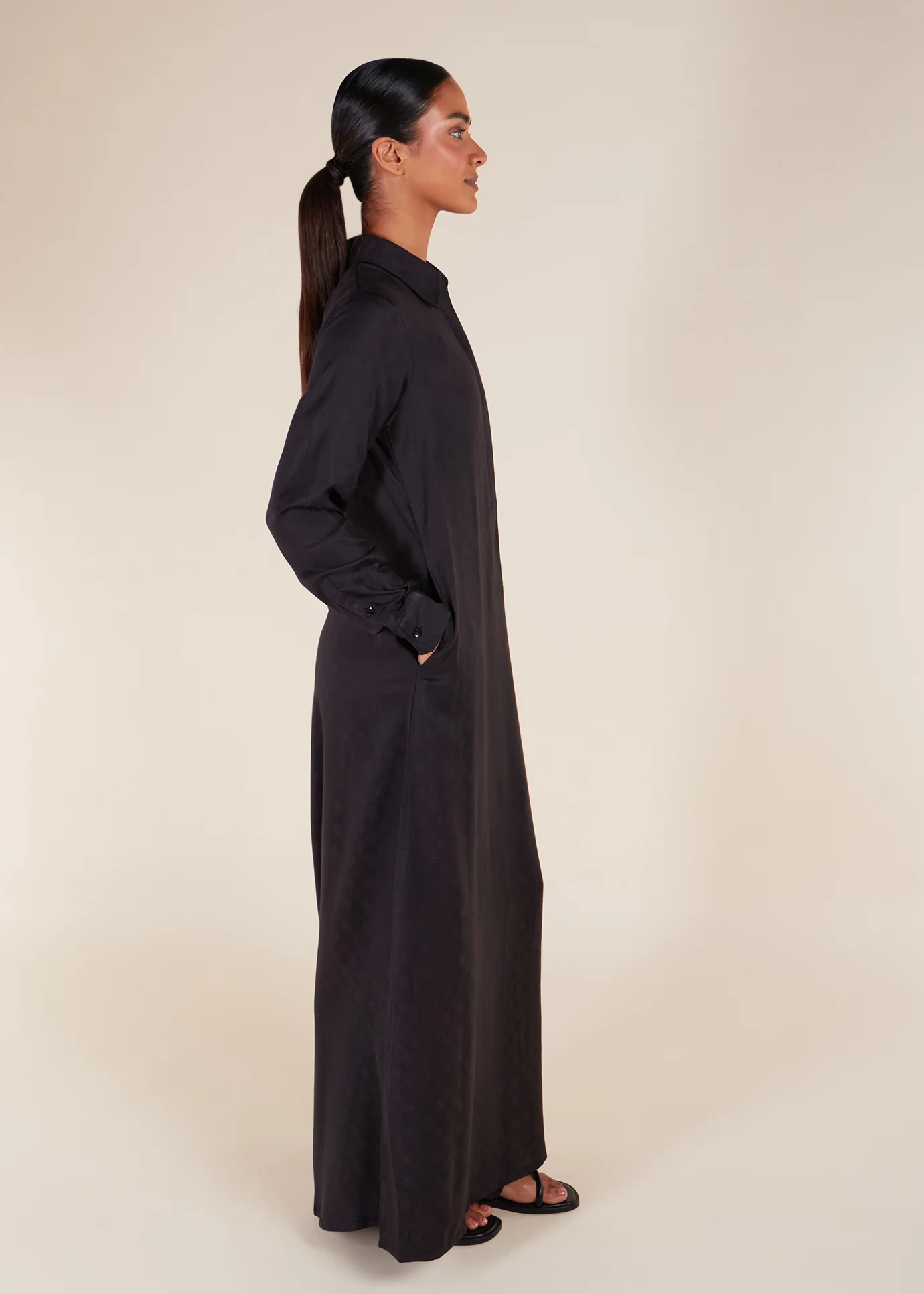 Jacquard Abaya Black - Final Sale - Image 2