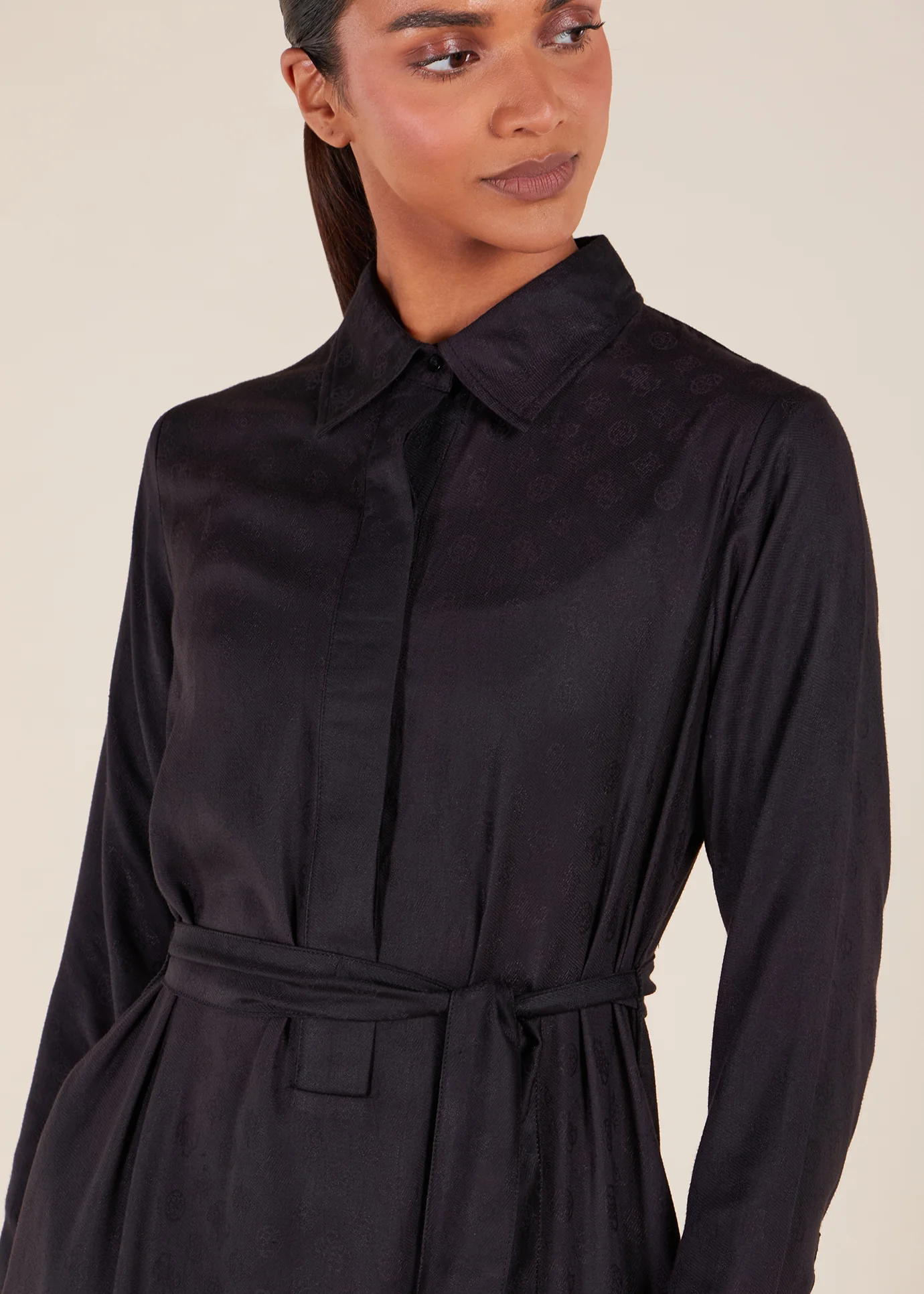 Jacquard Abaya Black - Final Sale - Image 4