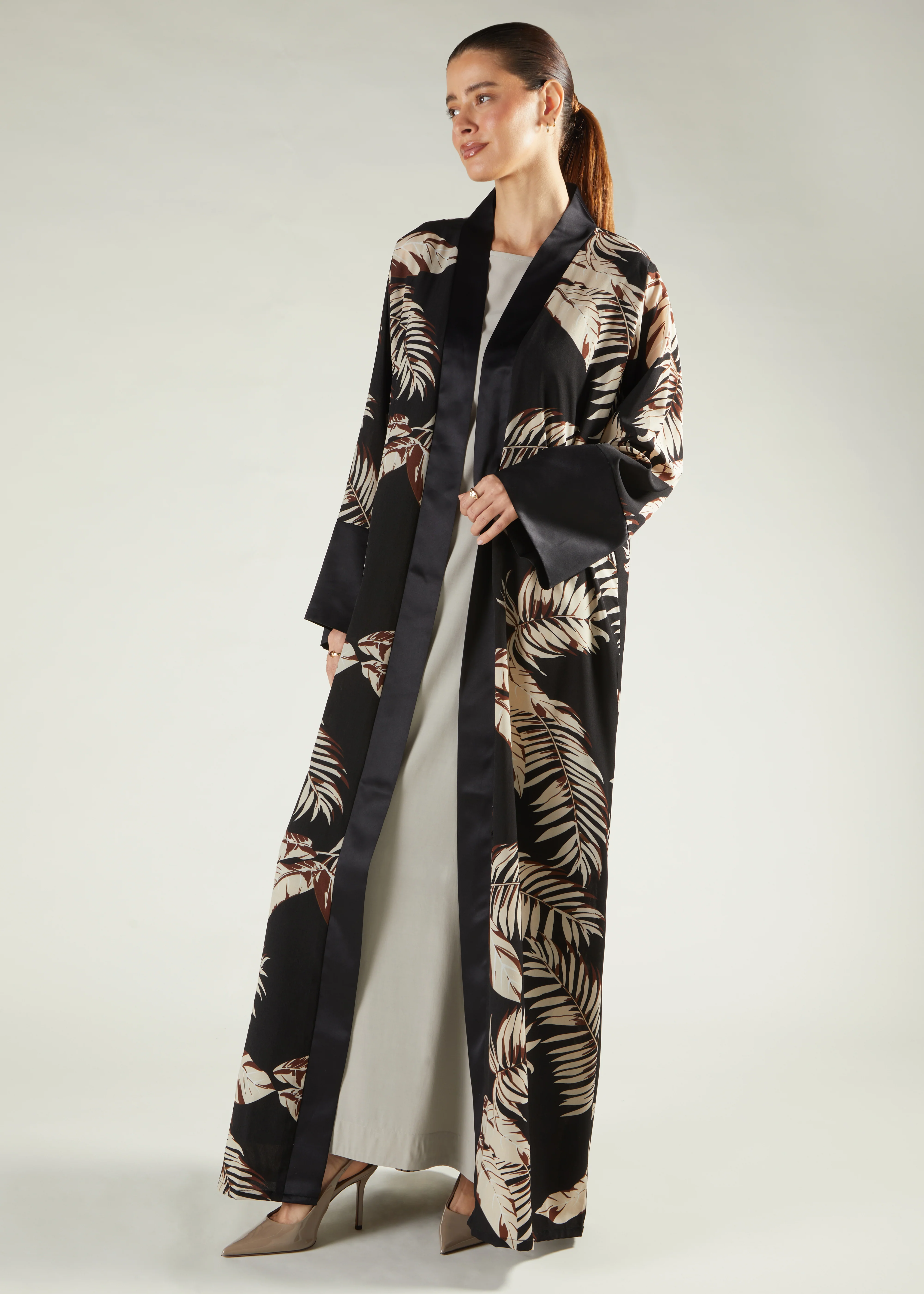 Leaf Print Open Abaya - Image 2
