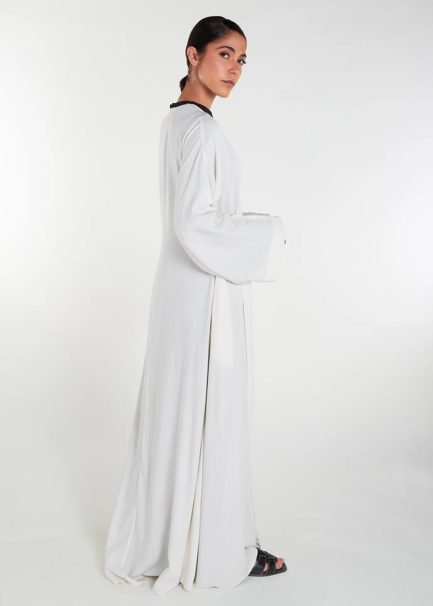 Linen Wrap Abaya - Image 5
