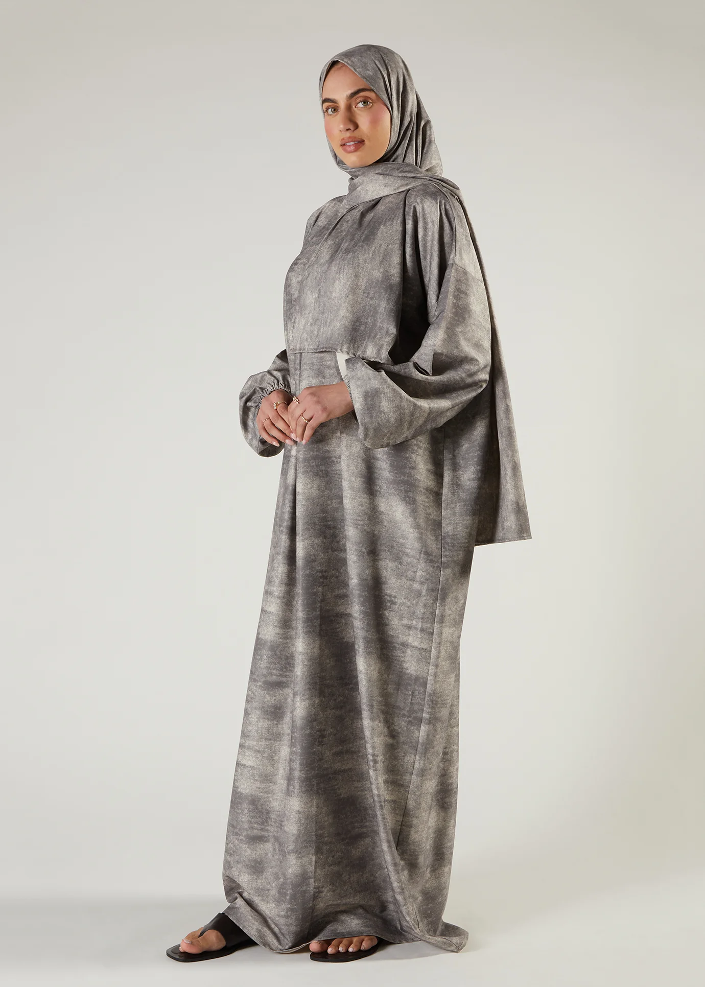 Marble Prayer Abaya - Image 5