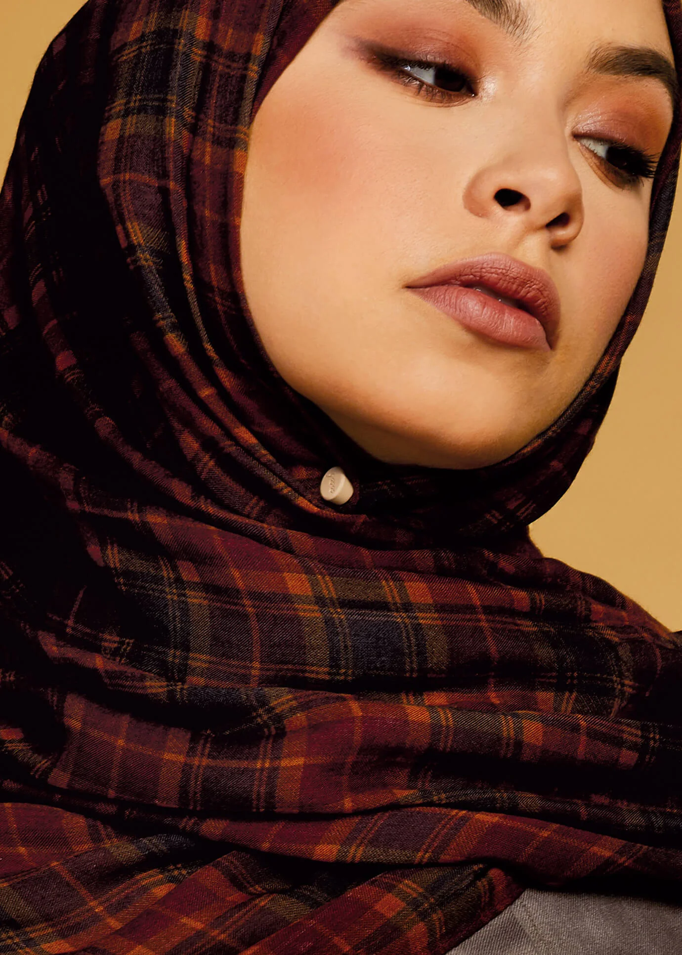 Matte Sand Hijab Magnet - Image 2