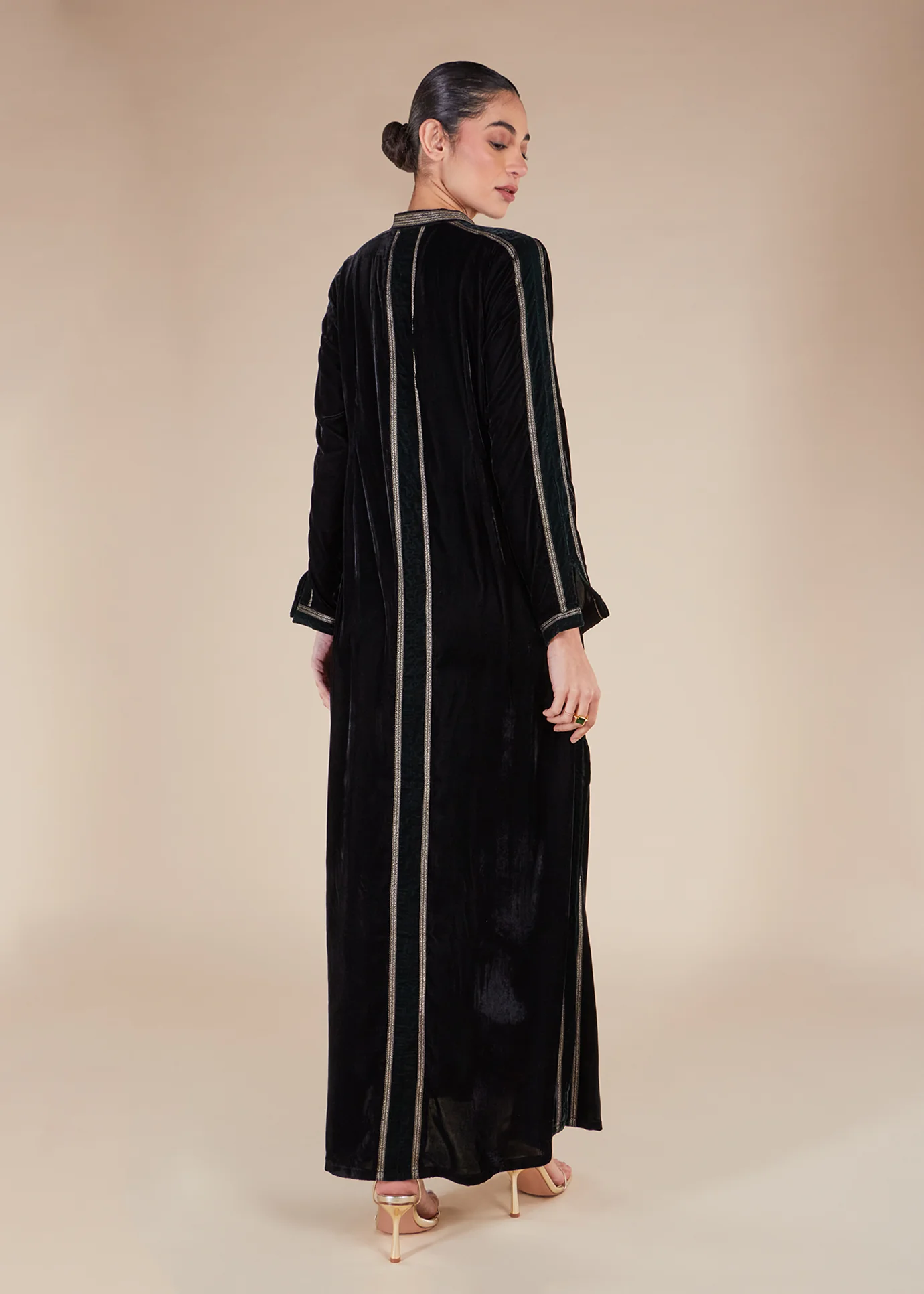 Noor Velvet Gown - Image 4
