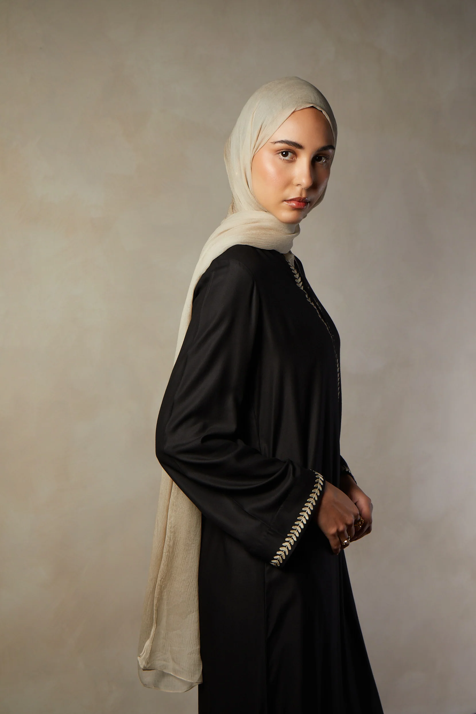 Oak Leaf Abaya - Image 6