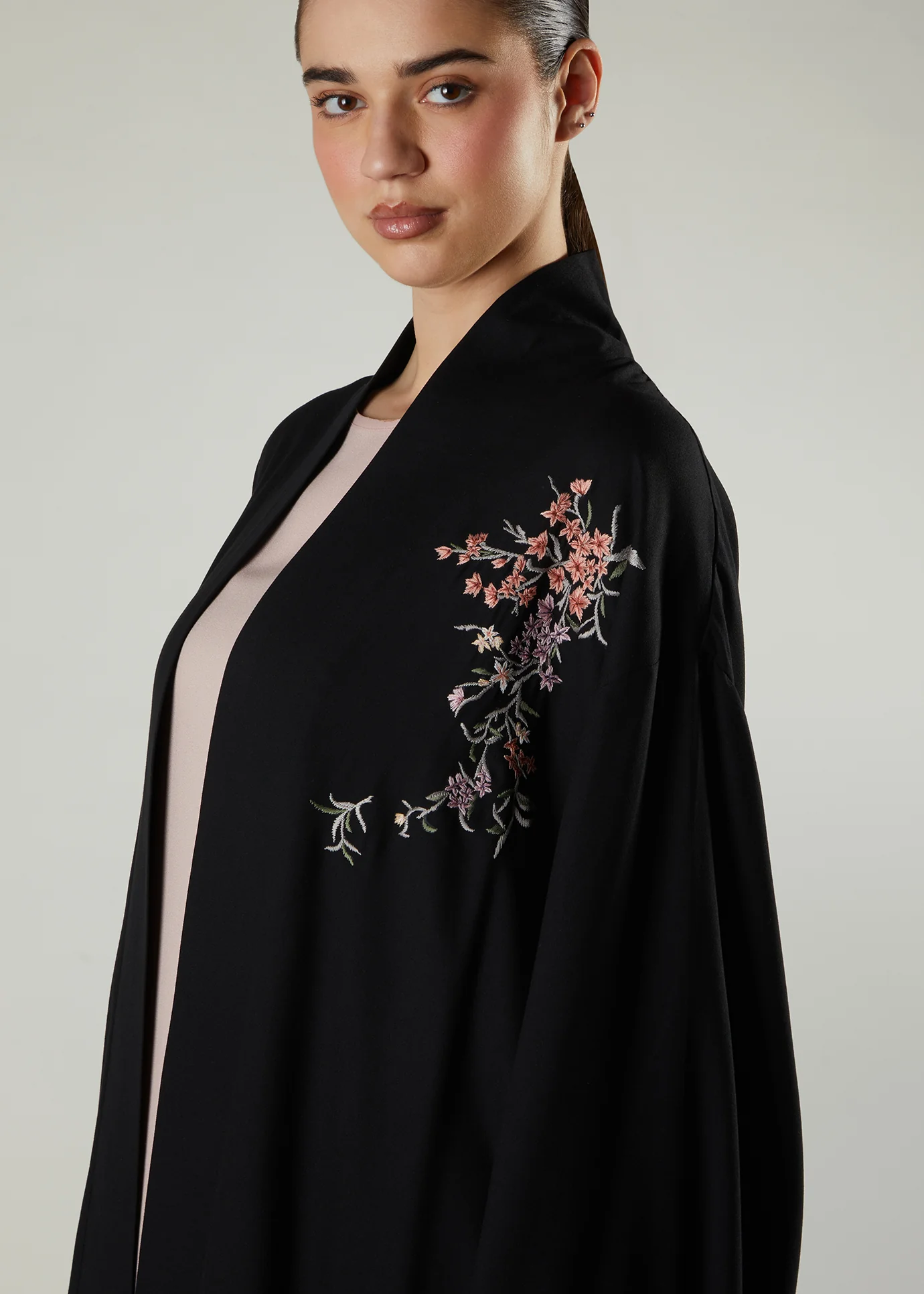 Oriental Open Abaya - Image 4