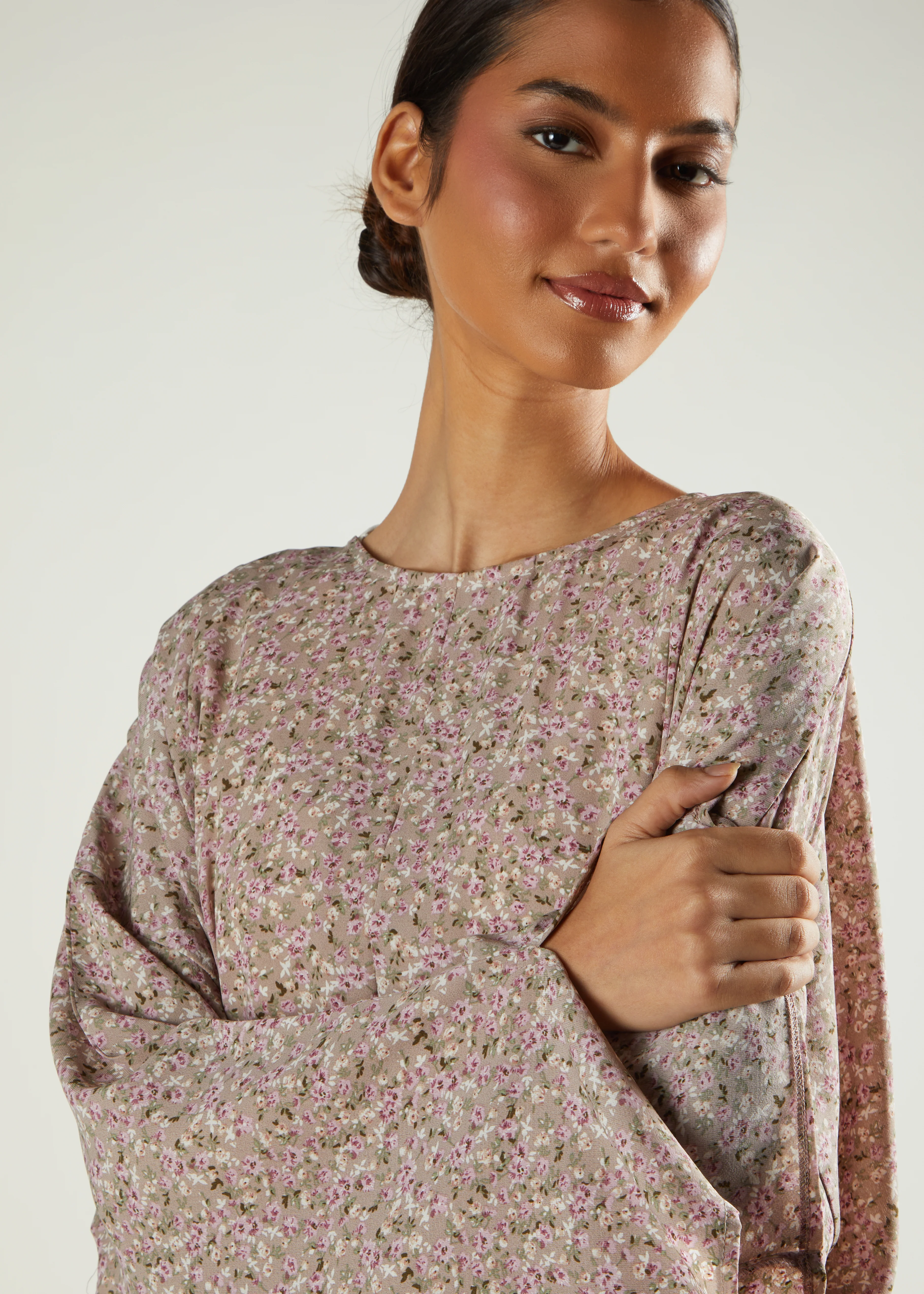 Pink Floral Prayer Abaya & Hijab - Image 4