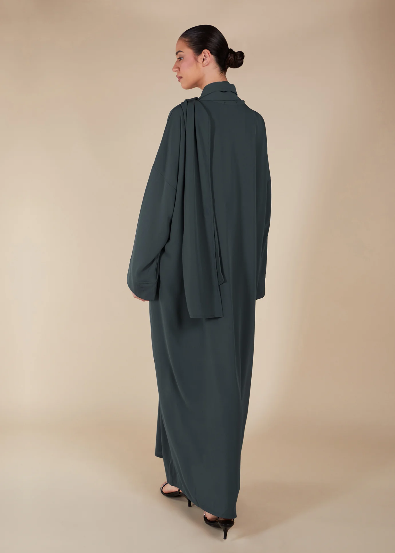 Prayer Abaya Grey - Image 6