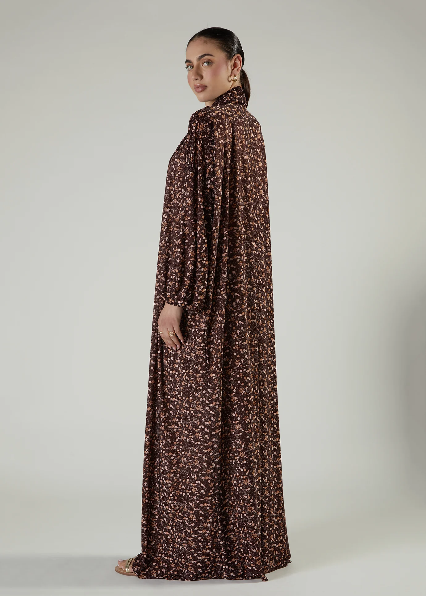 Printed Prayer Abaya Beige Flower - Image 4
