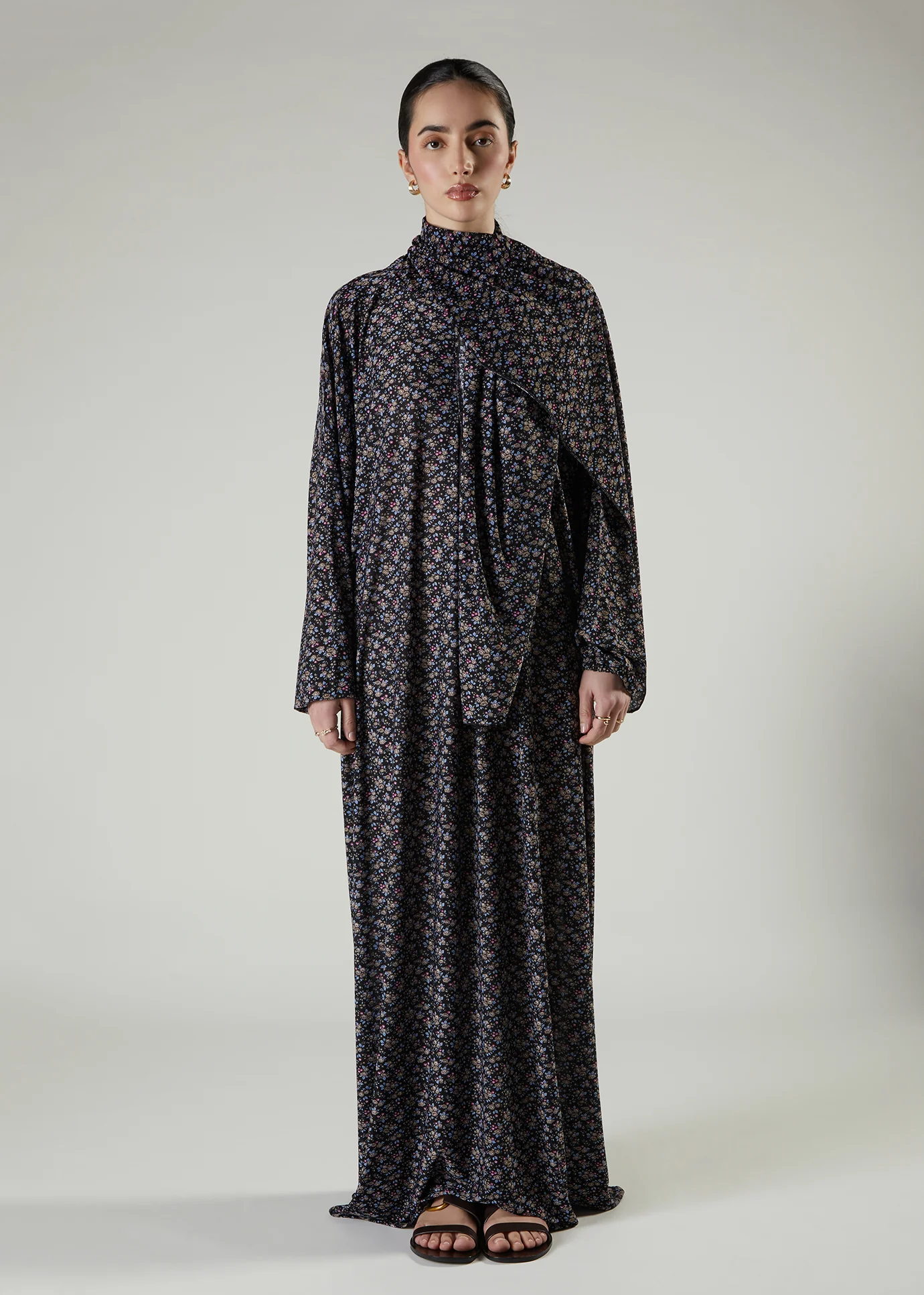 Printed Prayer Abaya Blue Flower - Image 2