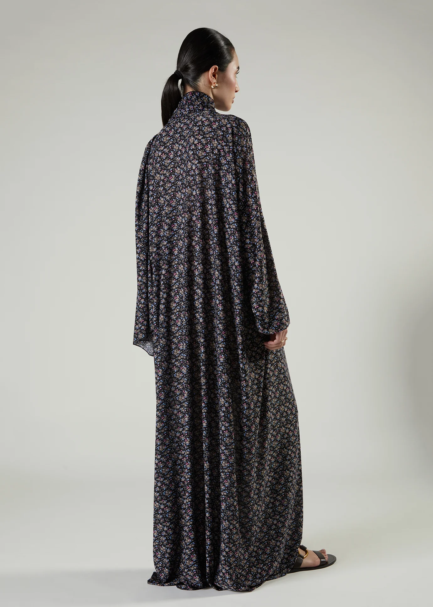 Printed Prayer Abaya Blue Flower - Image 3