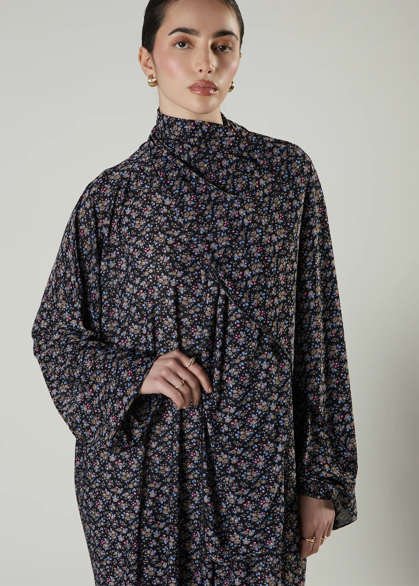 Printed Prayer Abaya Blue Flower - Image 4