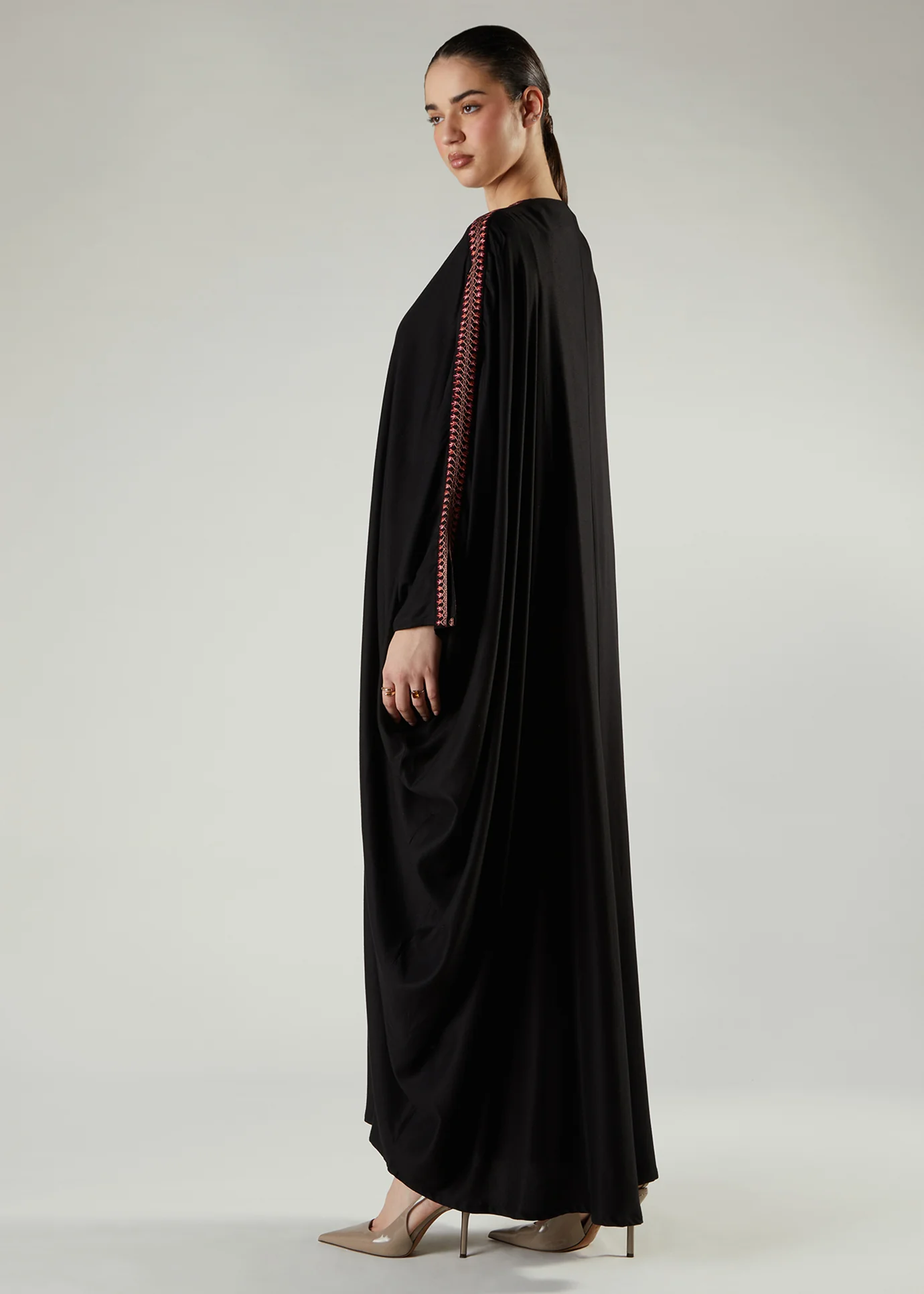 Saffron Open Abaya - Image 4