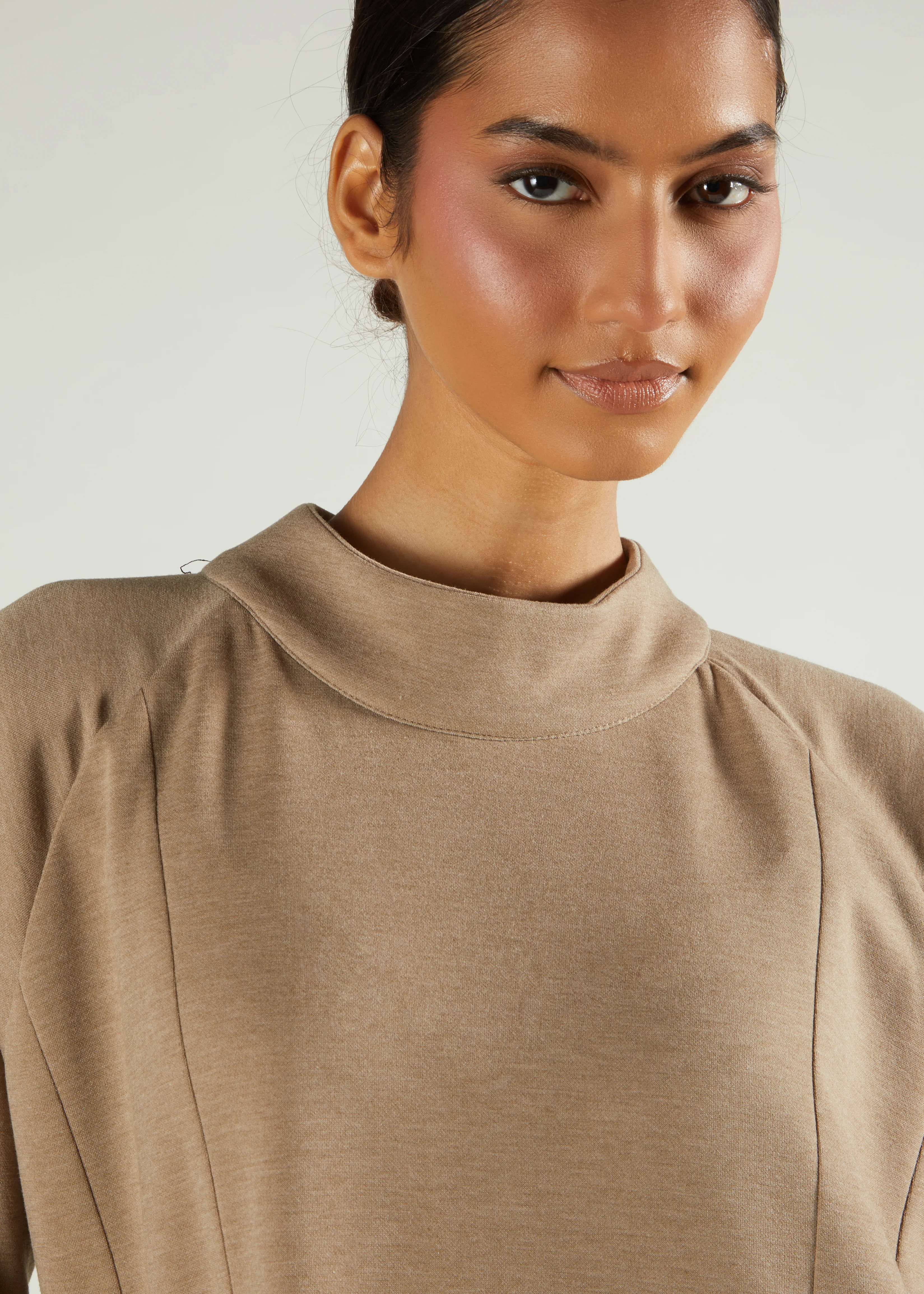 Scuba Abaya Nude - Image 3