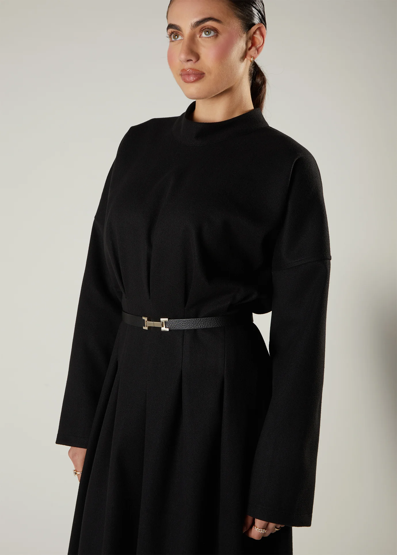 Shutter Pleat Abaya Black - Image 4