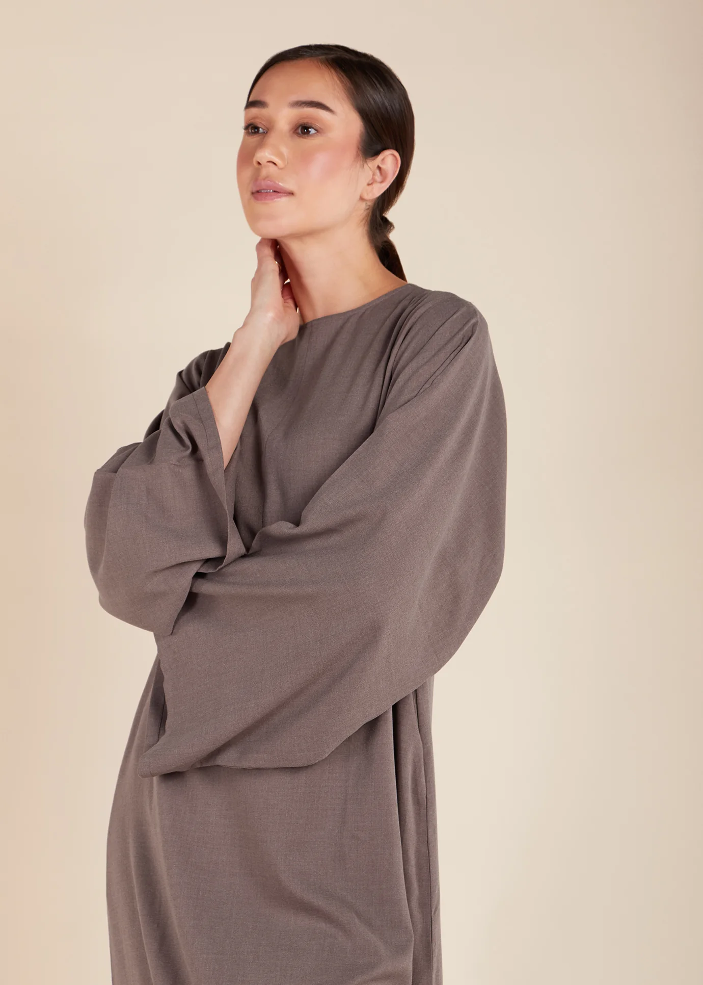 Simple Seam Abaya Coffee - Final Sale - Image 3