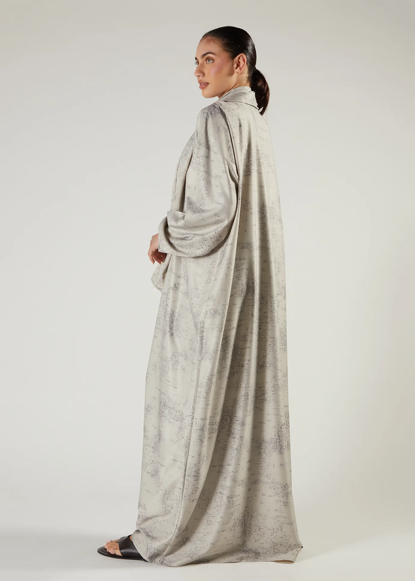 Speckled Sand Prayer Abaya - Image 3