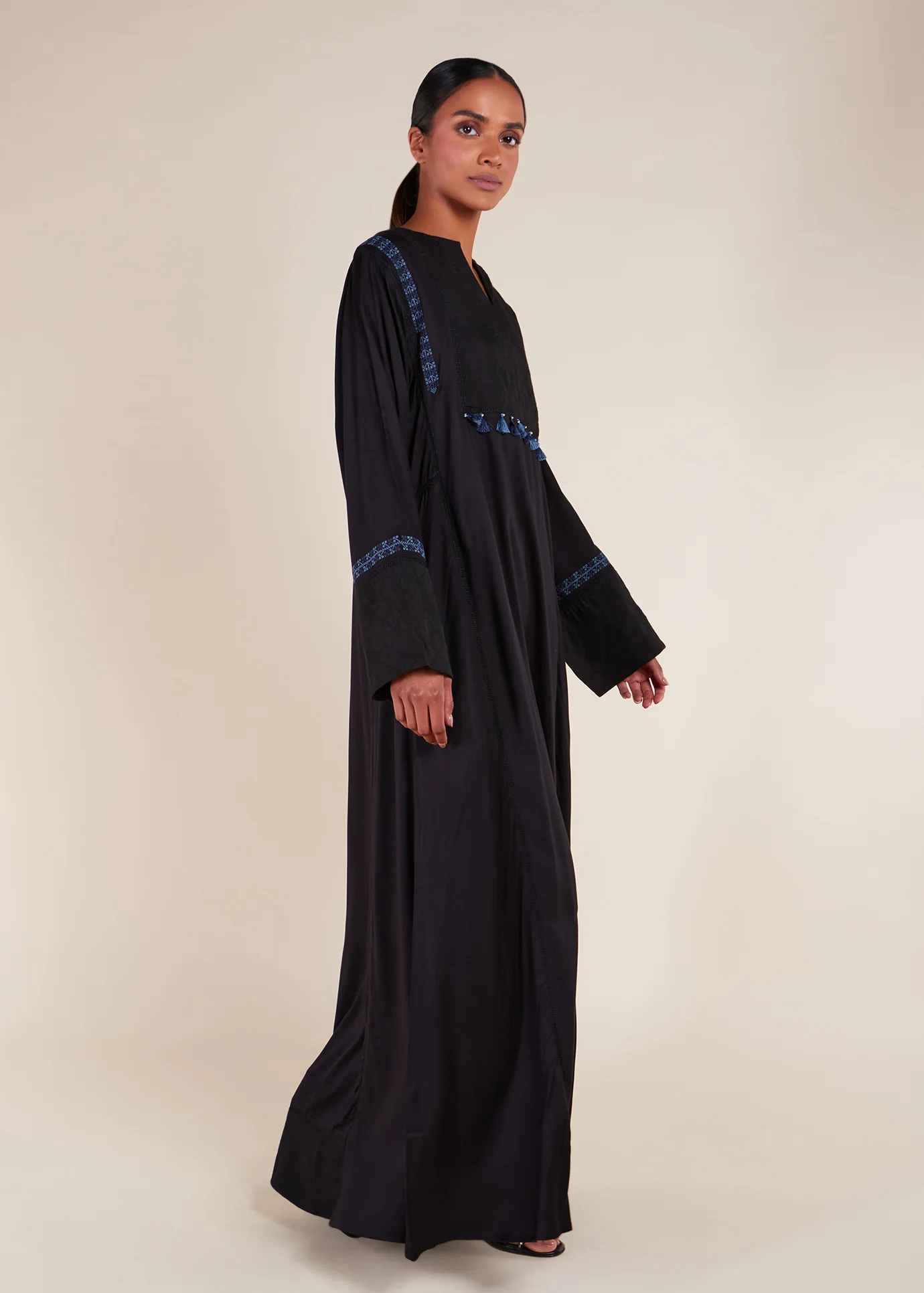 Tatreez & Tassels Abaya - Final Sale - Image 3