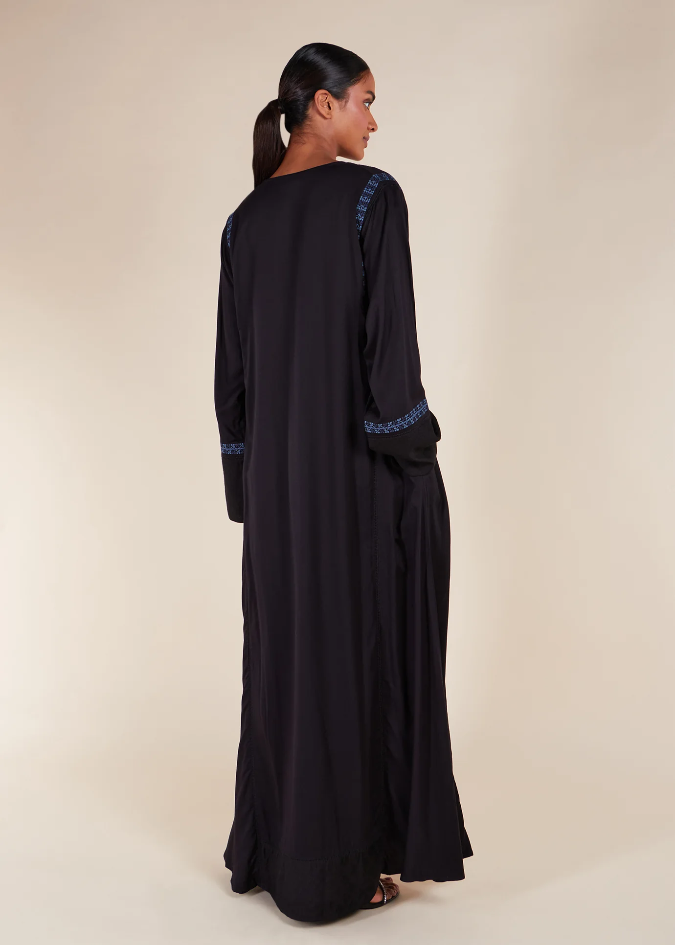 Tatreez & Tassels Abaya - Final Sale - Image 5