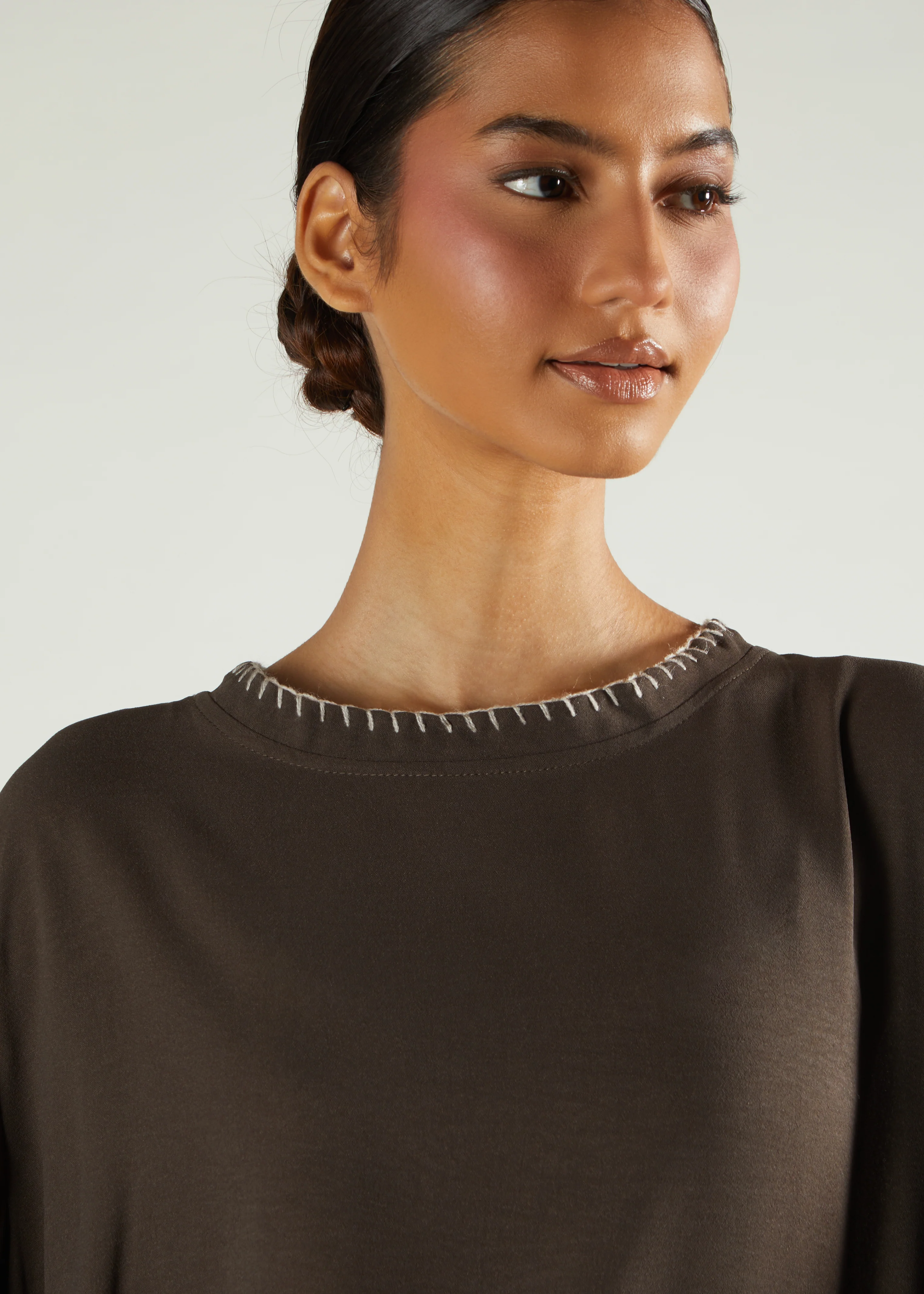 Tote Stitch Abaya Brown - Image 3
