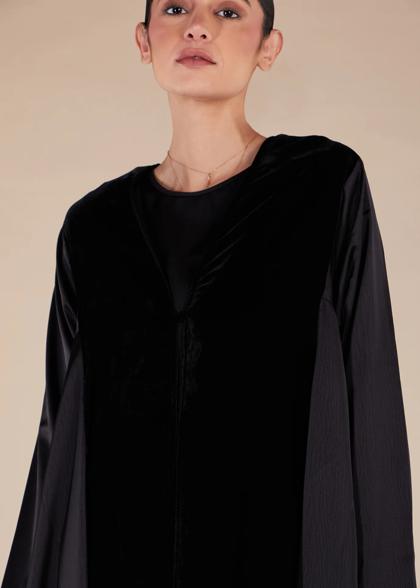 Velvet Panel Open Abaya - Final Sale - Image 5