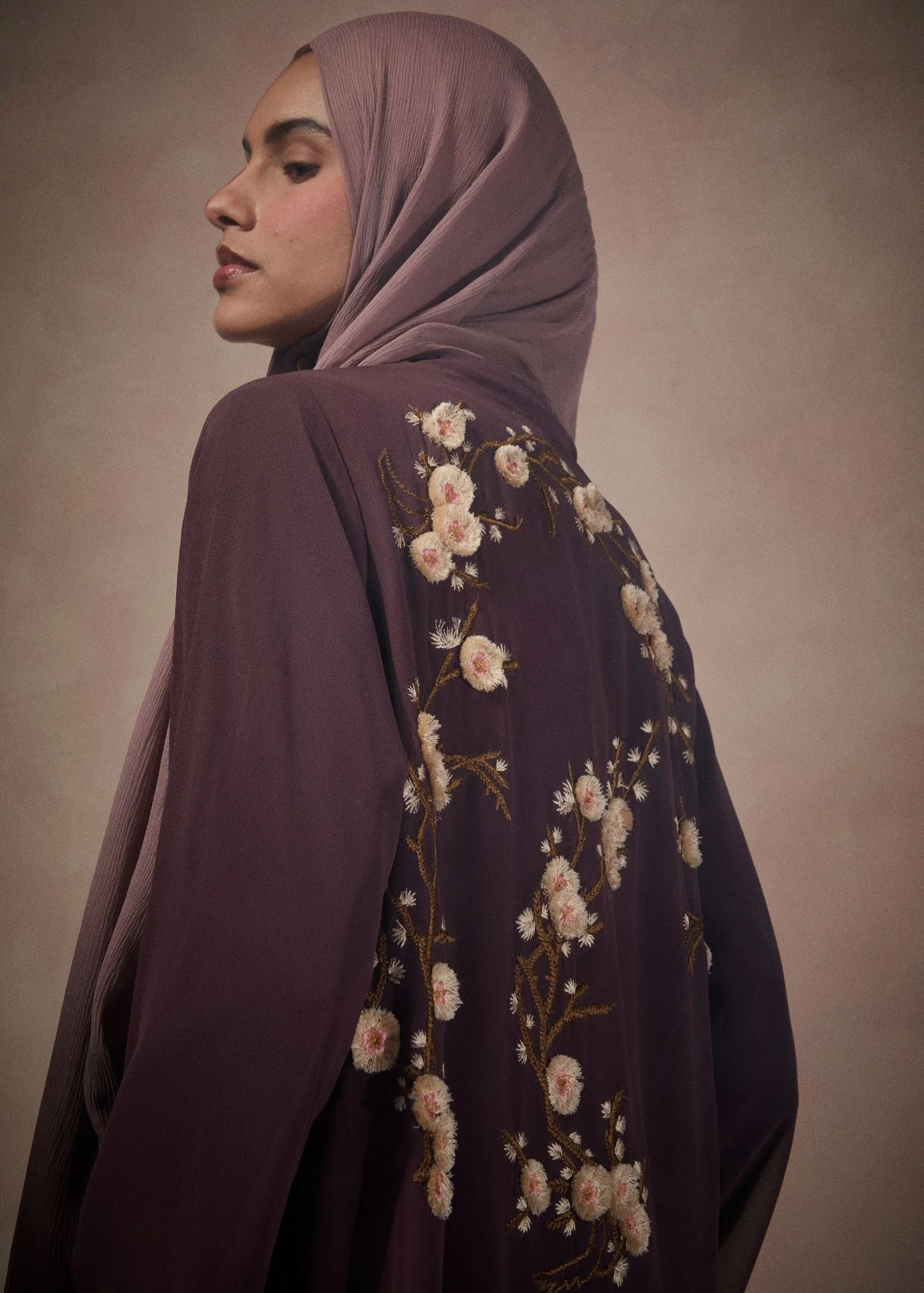 Vintage Rose Open Abaya - Image 3