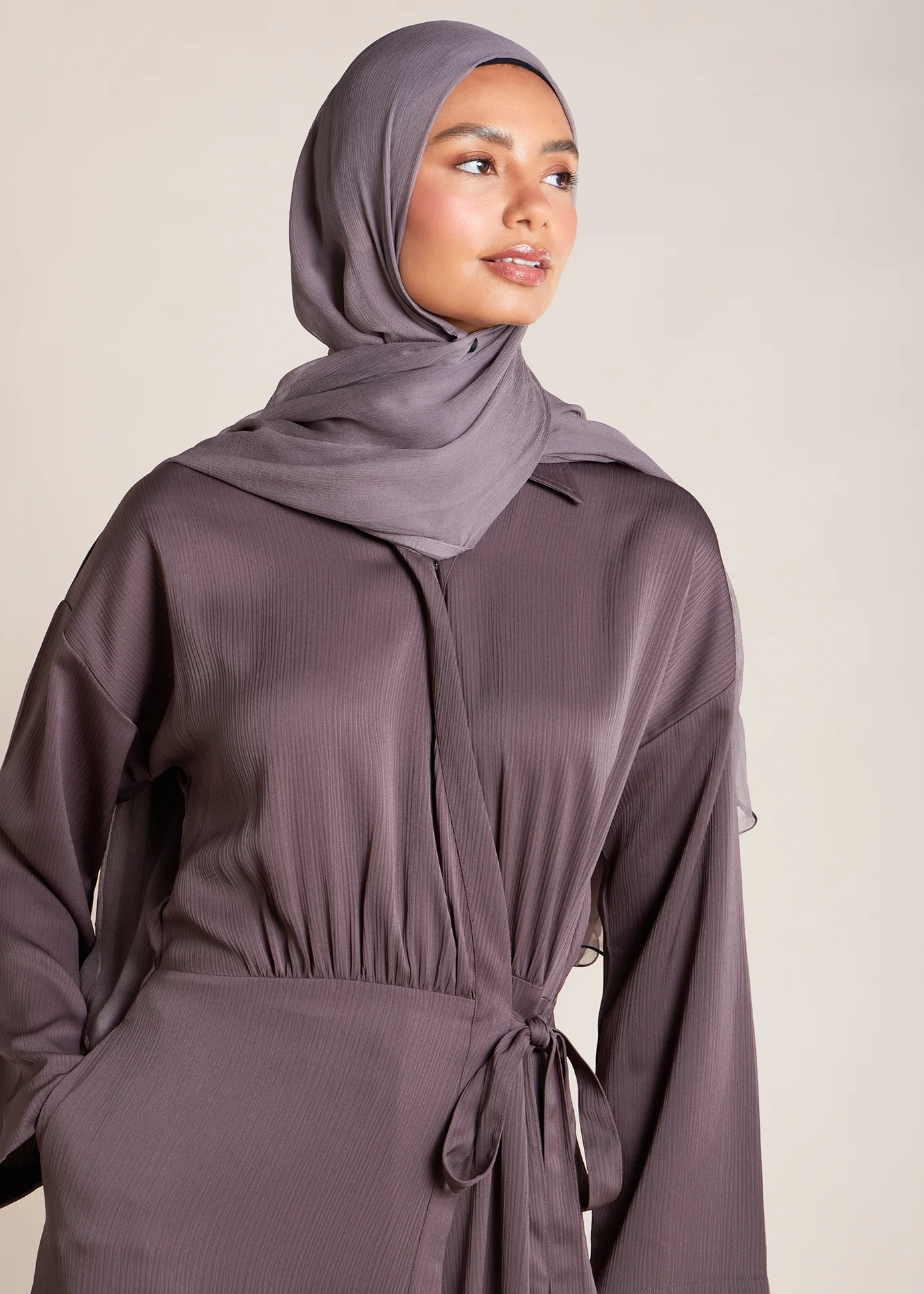 Wrap Abaya Taupe - Final Sale - Image 4