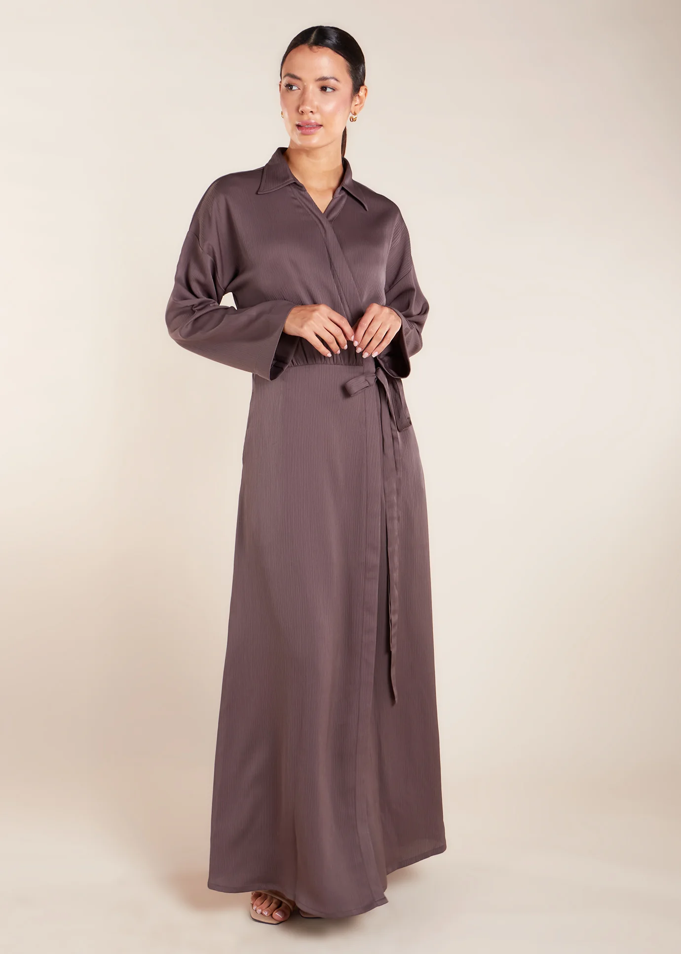 Wrap Abaya Taupe - Final Sale - Image 6